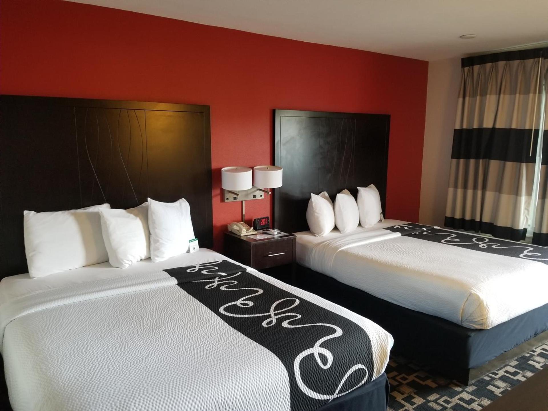 Ramada by Wyndham Oceanside photo 4