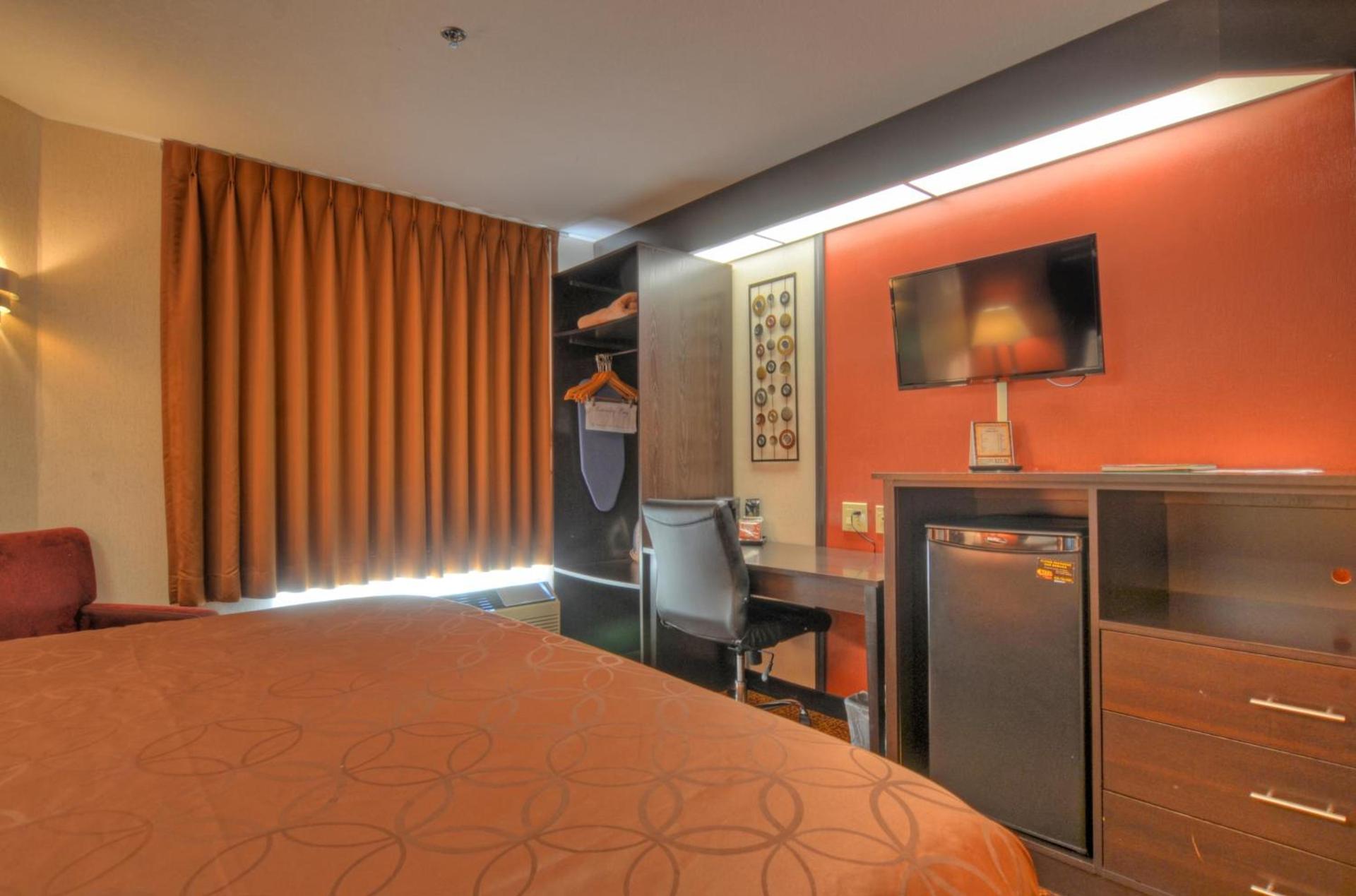 Smoky Mountain Inn & Suites photo 30