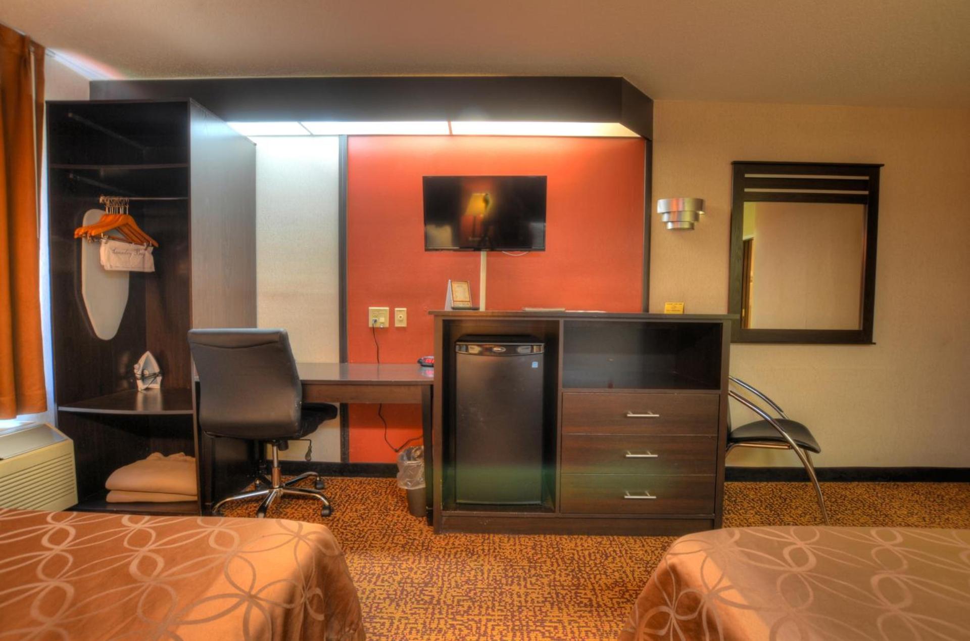Smoky Mountain Inn & Suites photo 25