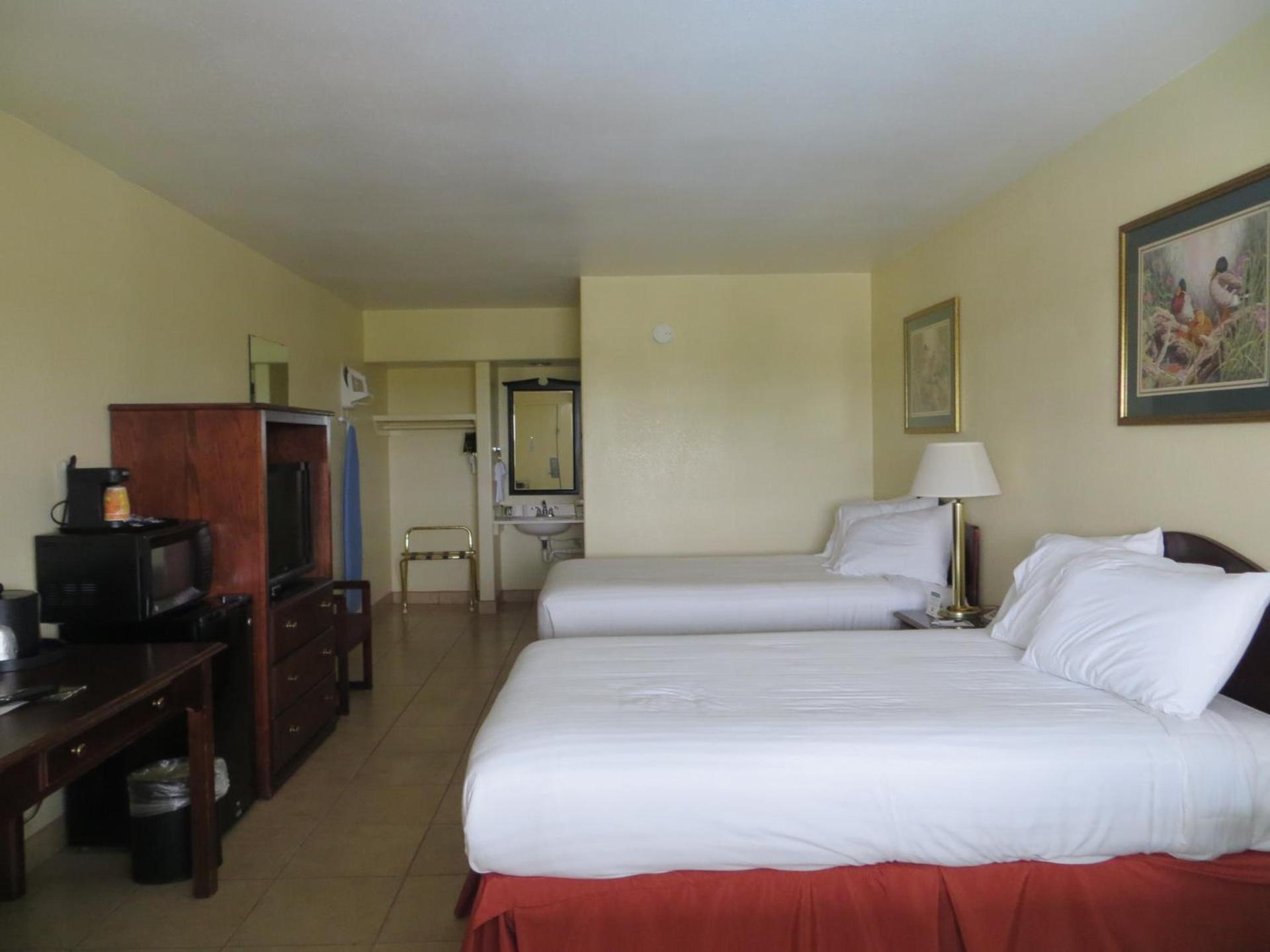 Flagship Inn photo 5