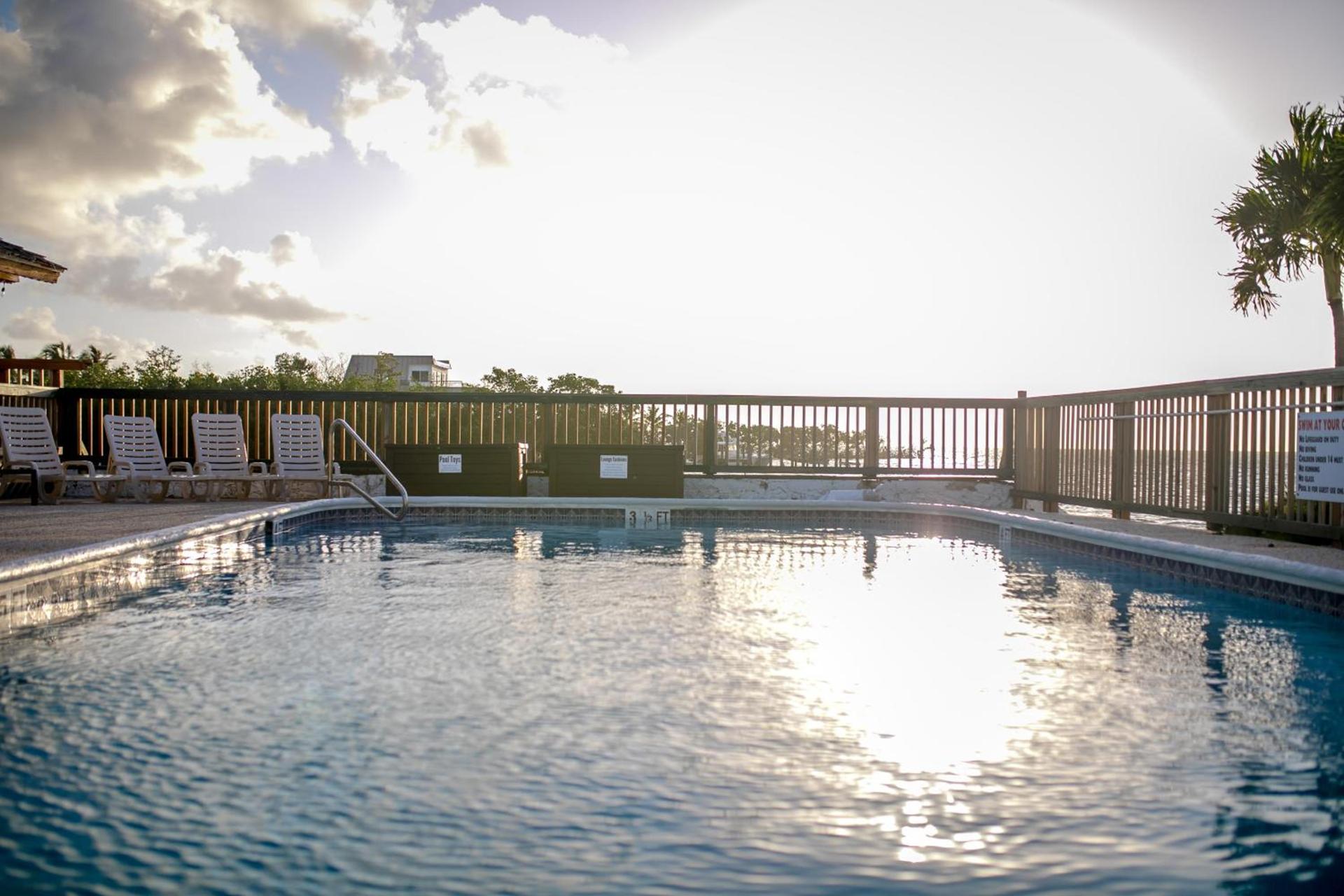 Ragged Edge Resort & Marina photo 4
