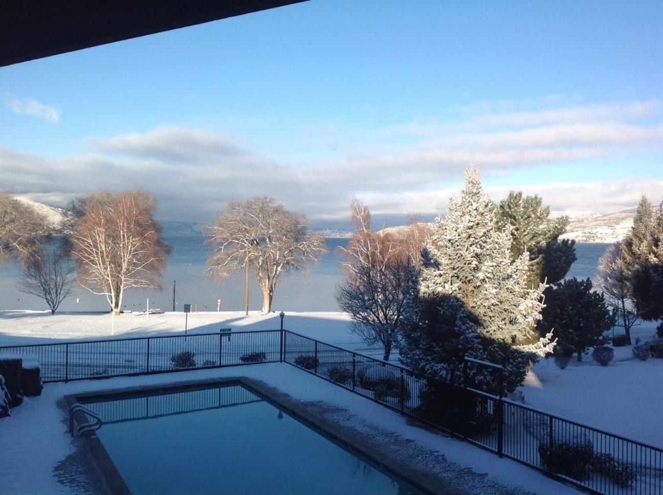 Lakeside Lodge and Suites photo 24