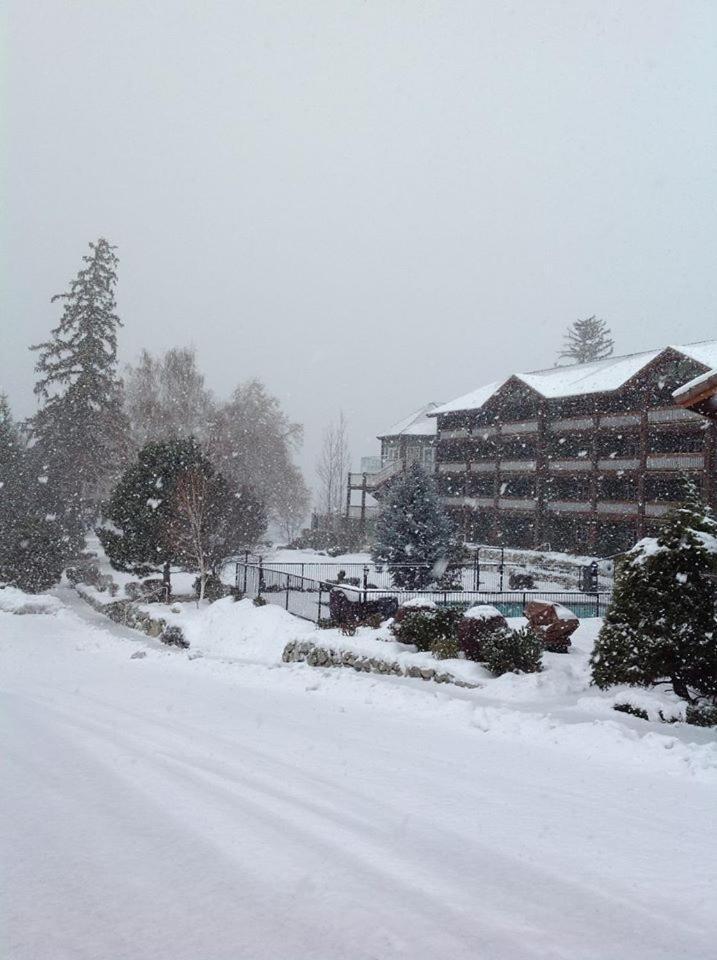 Lakeside Lodge and Suites photo 26