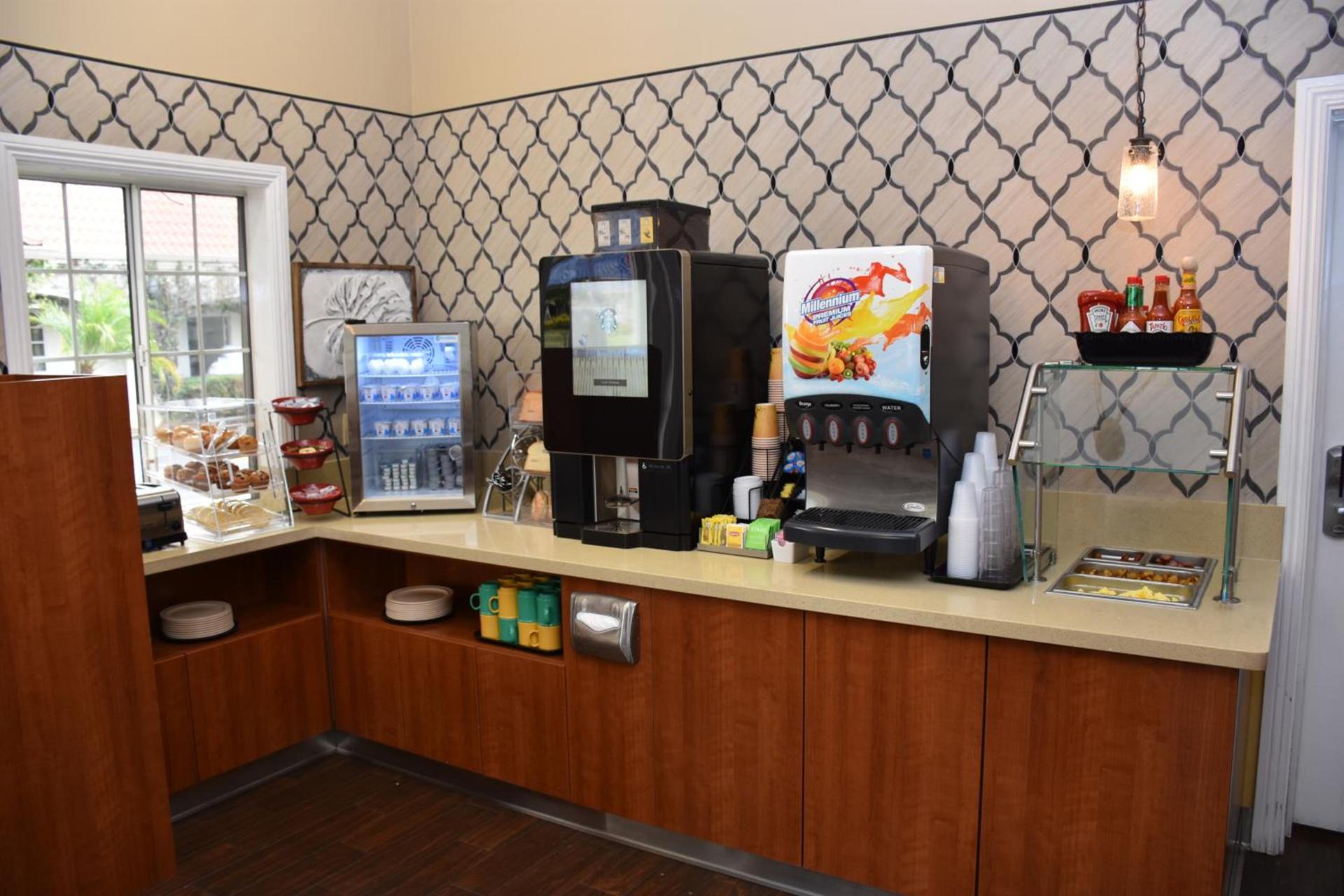 Dynasty Suites Redlands photo 11