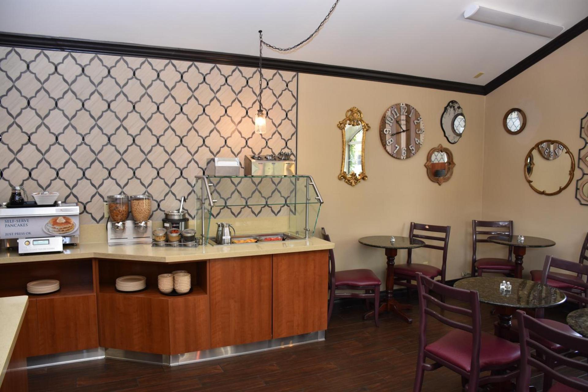 Dynasty Suites Redlands photo 10