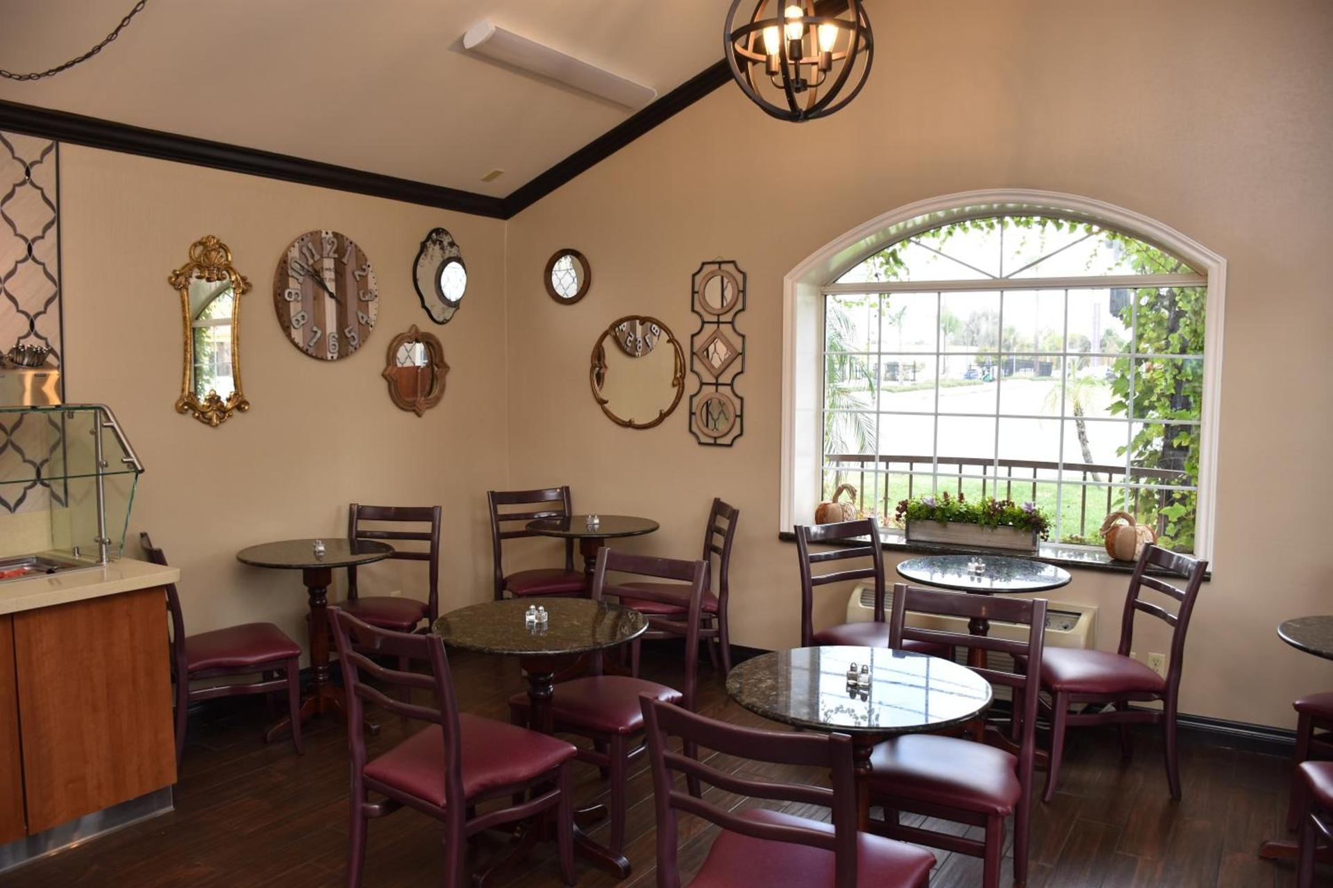 Dynasty Suites Redlands photo 9