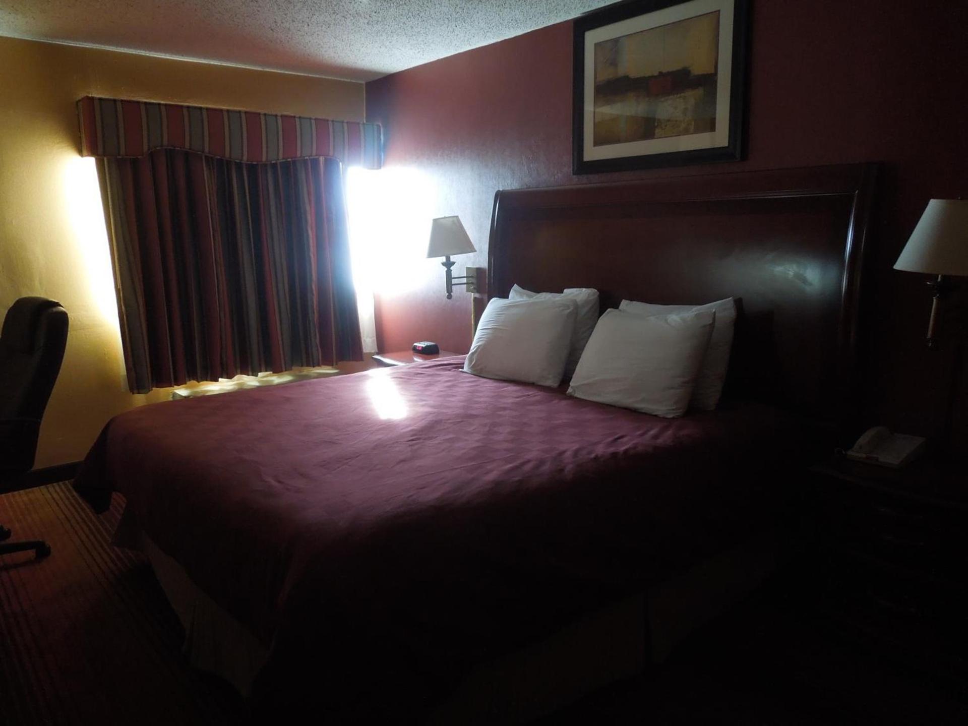 Ramada by Wyndham East Orange photo 17