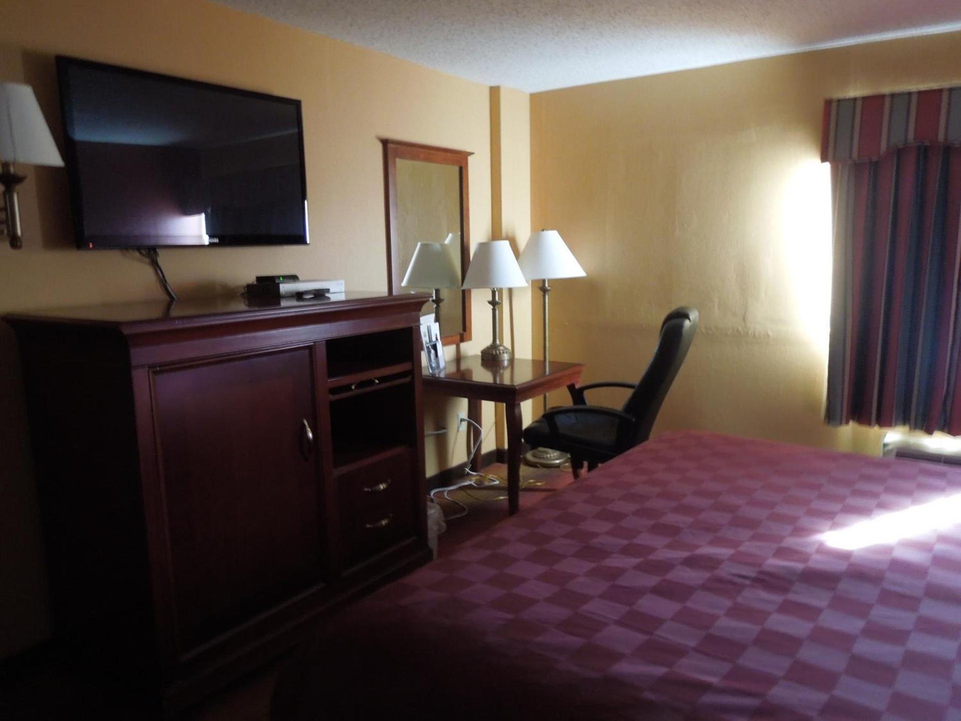 Ramada by Wyndham East Orange photo 22