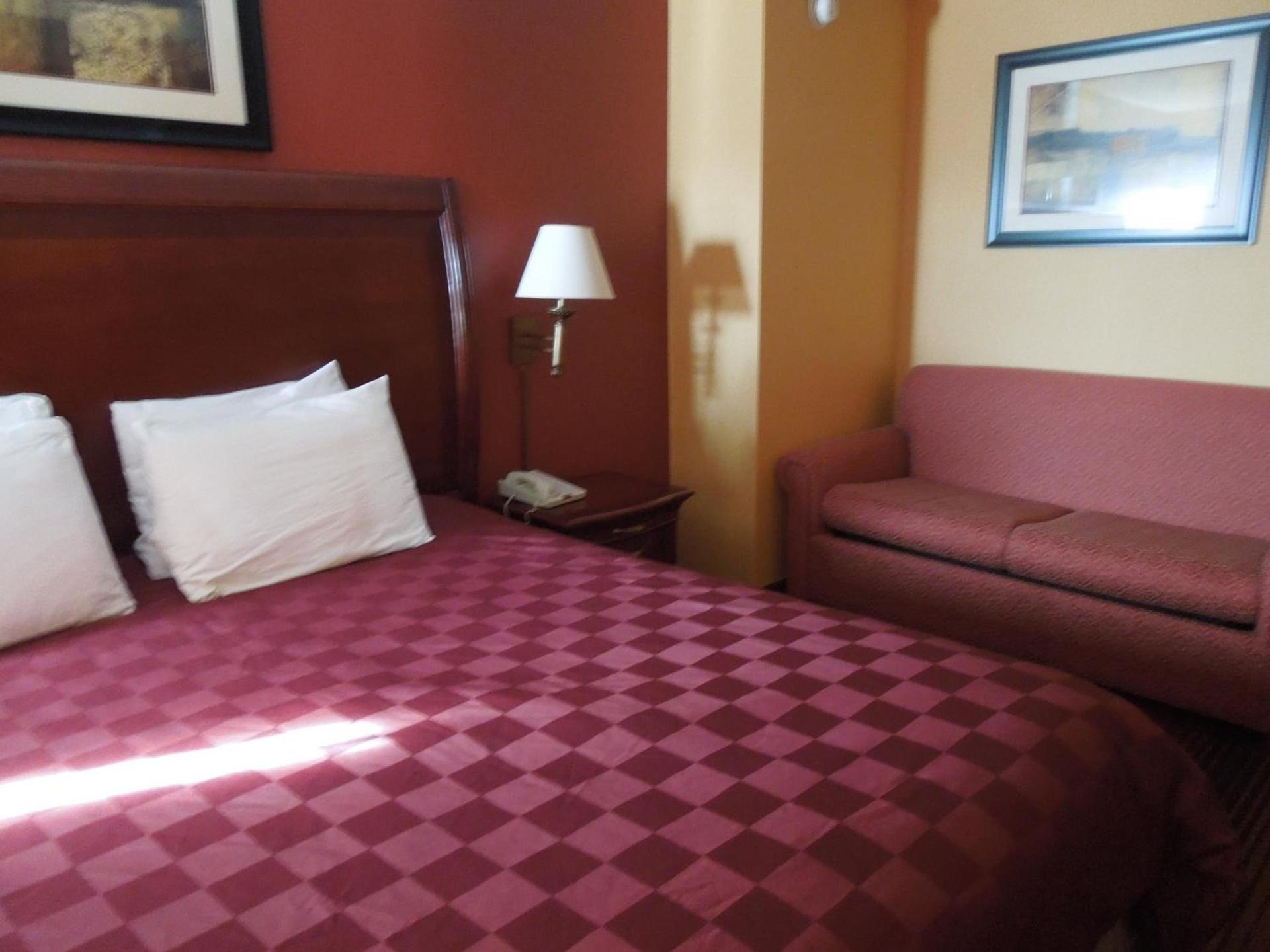 Ramada by Wyndham East Orange photo 23