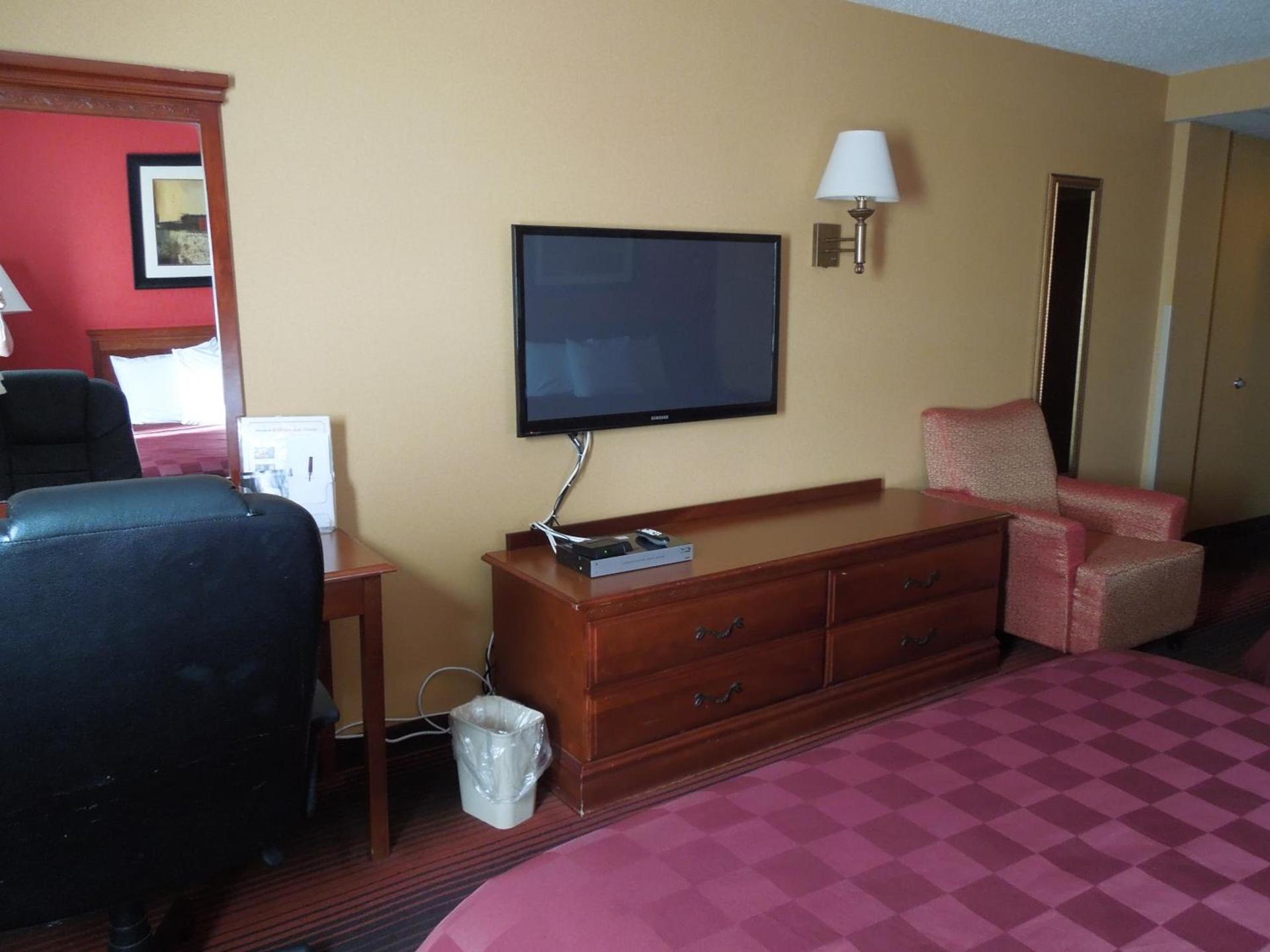 Ramada by Wyndham East Orange photo 25