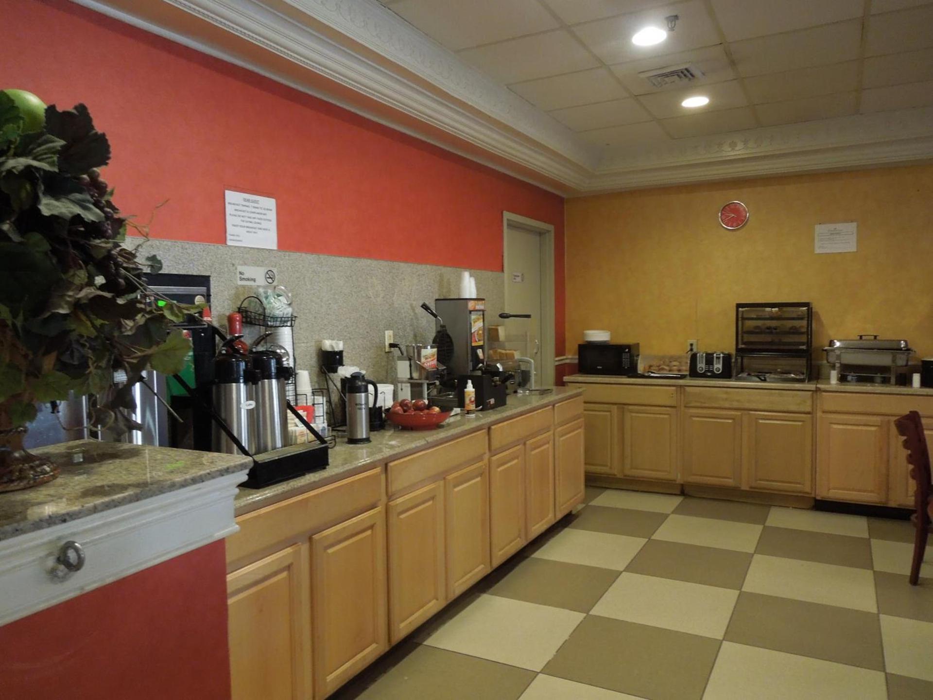 Ramada by Wyndham East Orange photo 29