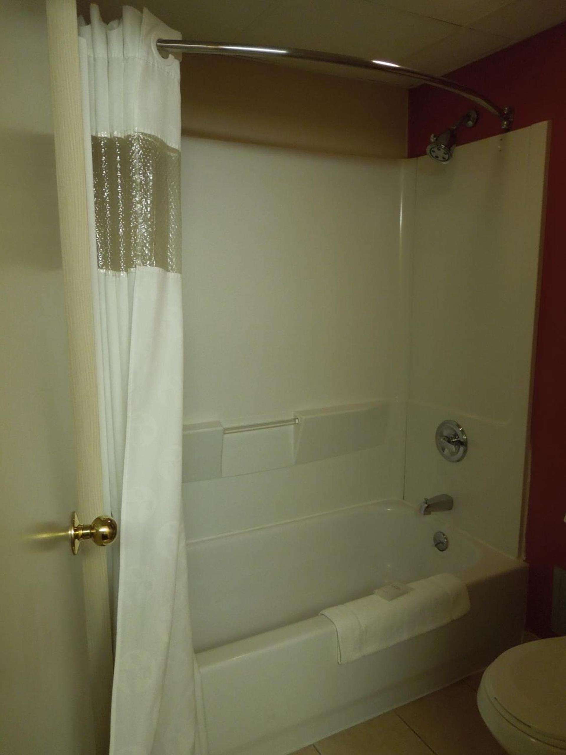 Ramada by Wyndham East Orange photo 30