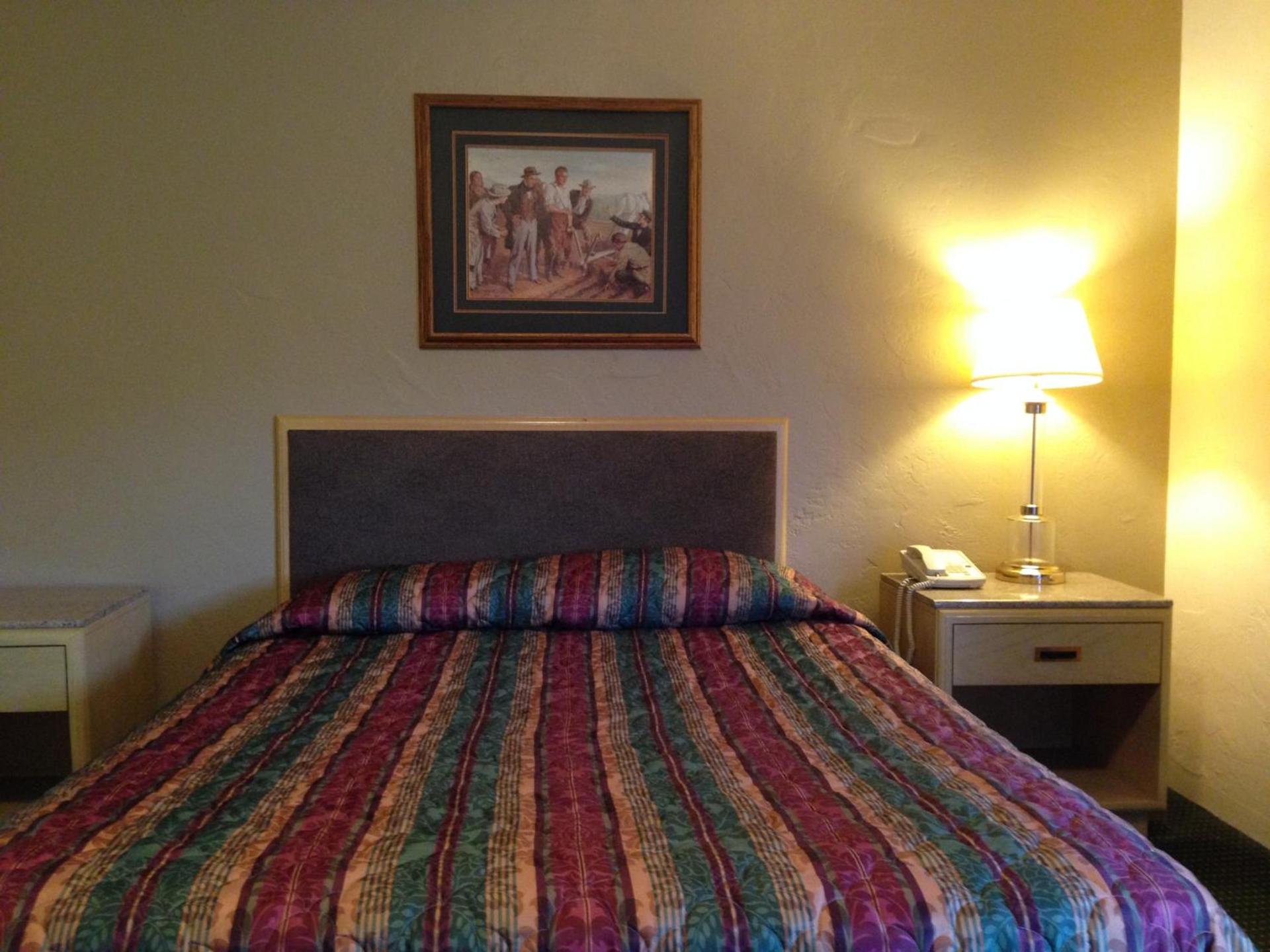 Discovery Inn Vallejo I 80 Near Napa CA photo 7