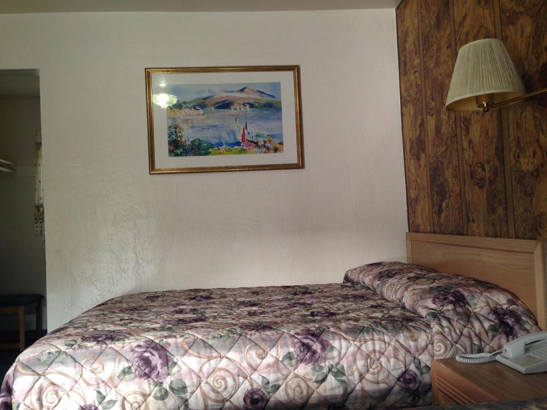 Discovery Inn Vallejo I 80 Near Napa CA photo 14