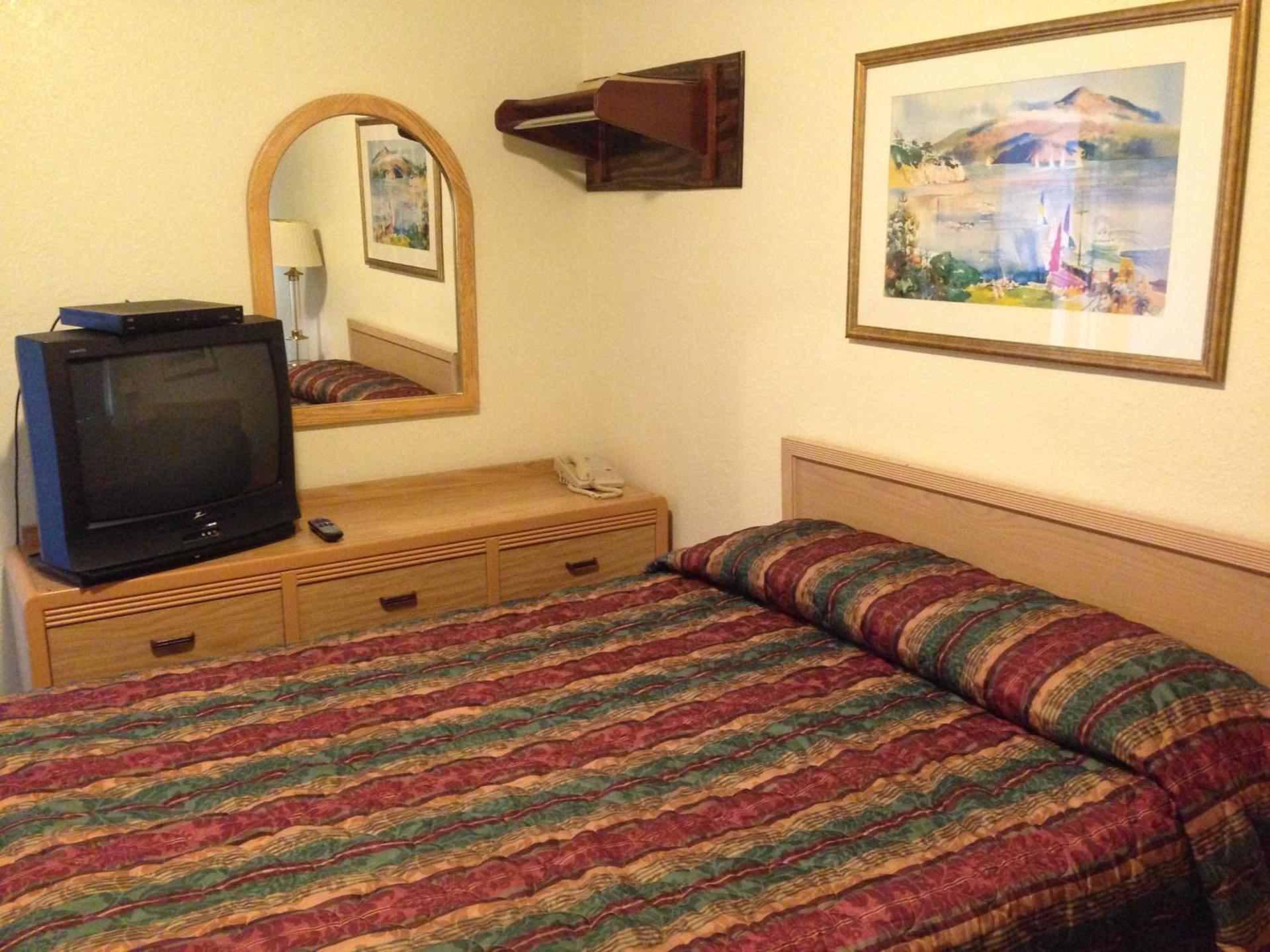 Discovery Inn Vallejo I 80 Near Napa CA photo 16