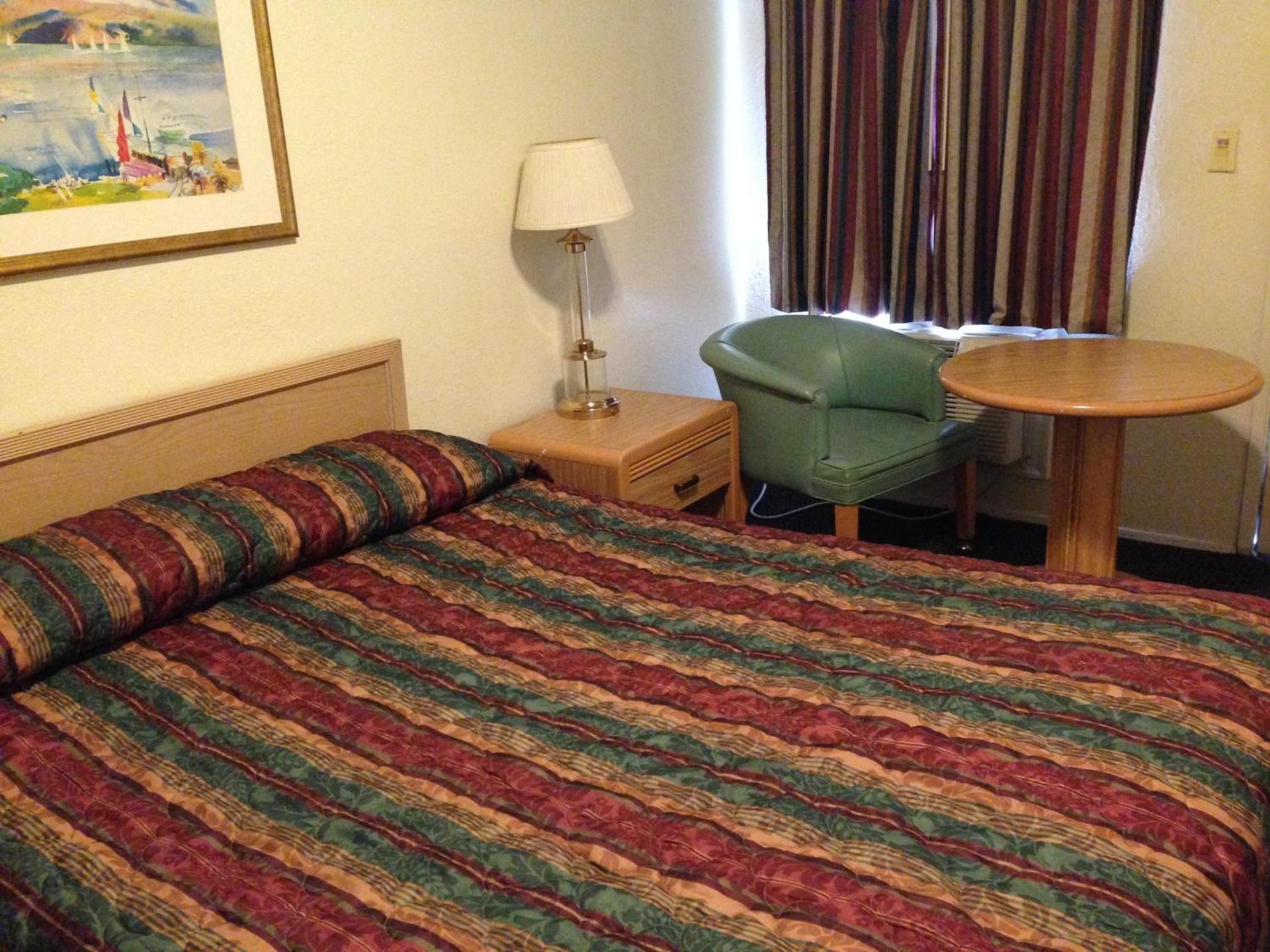Discovery Inn Vallejo I 80 Near Napa CA photo 17