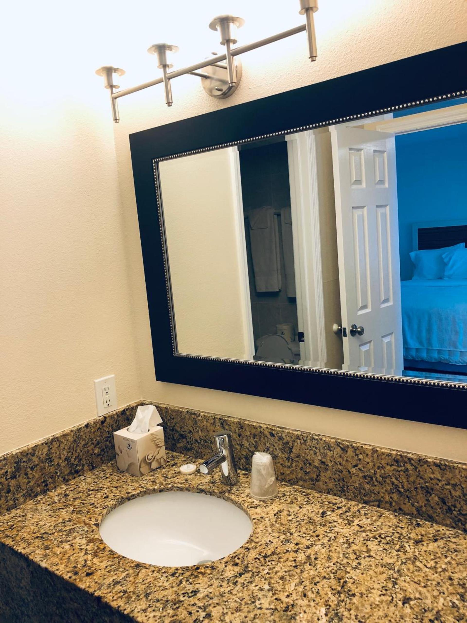 Surf Side Resort photo 17