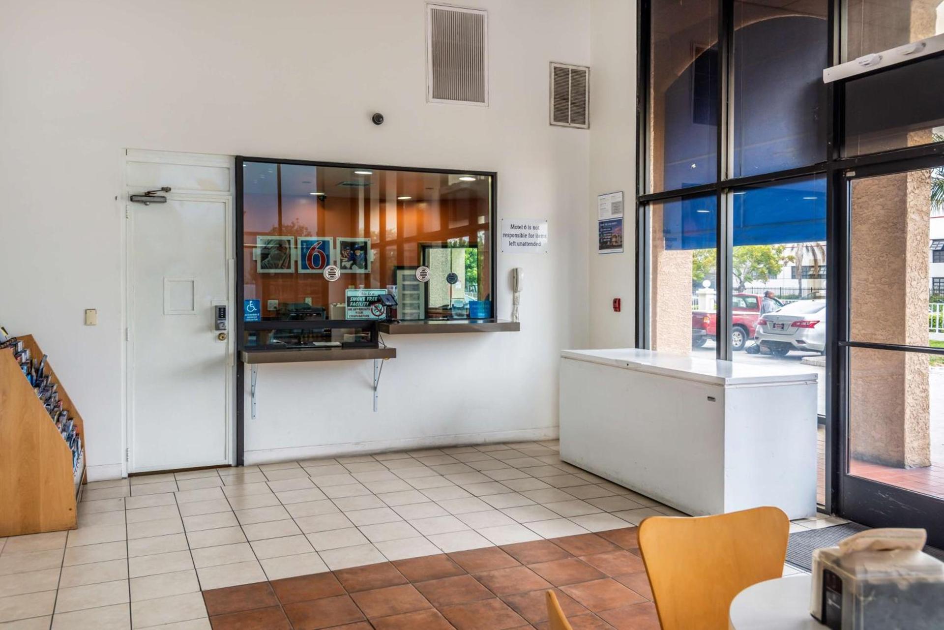 Motel 6-Gardena, CA - South photo 14