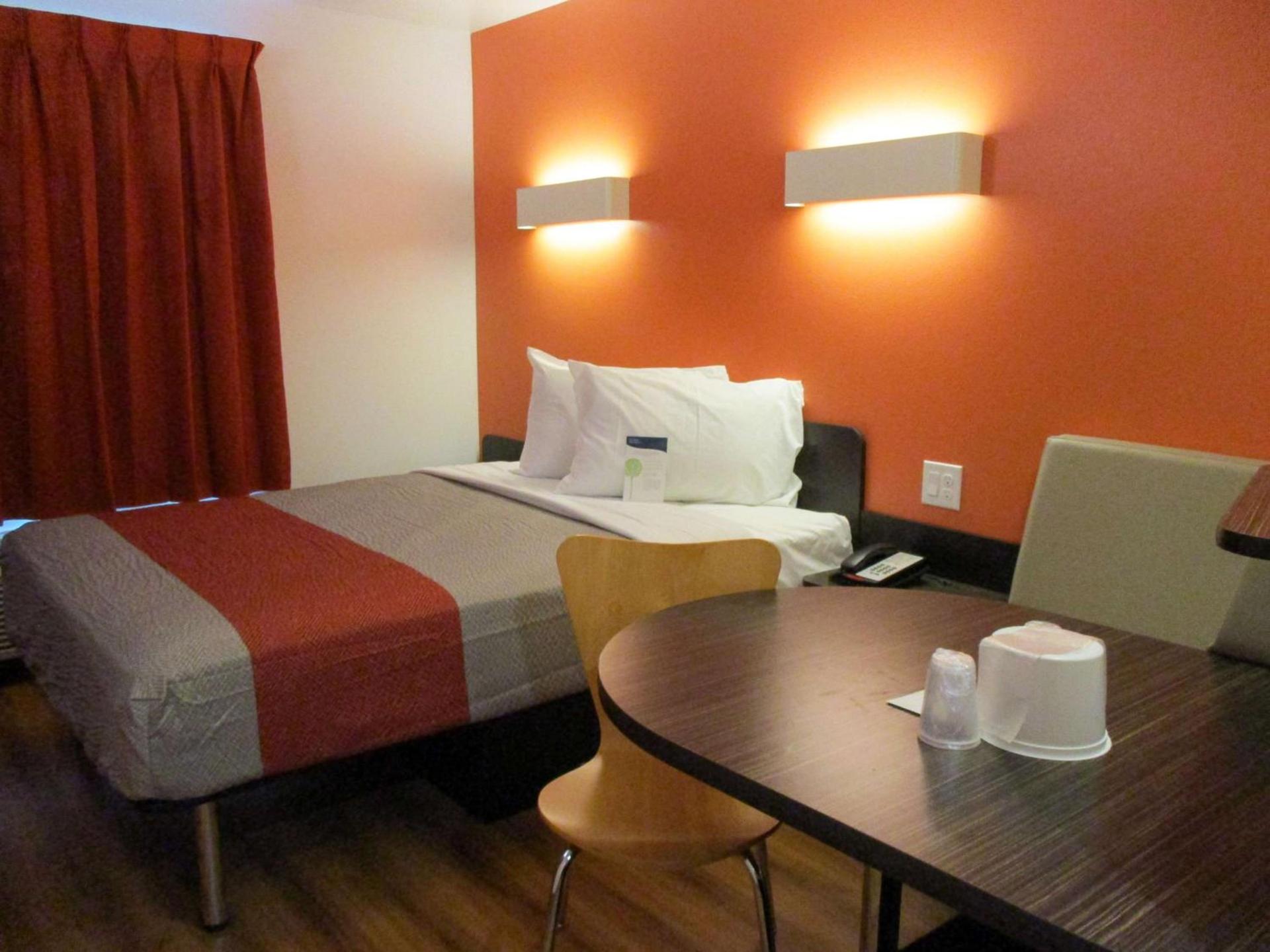 Motel 6 Fort Worth, TX - North - Saginaw photo 25