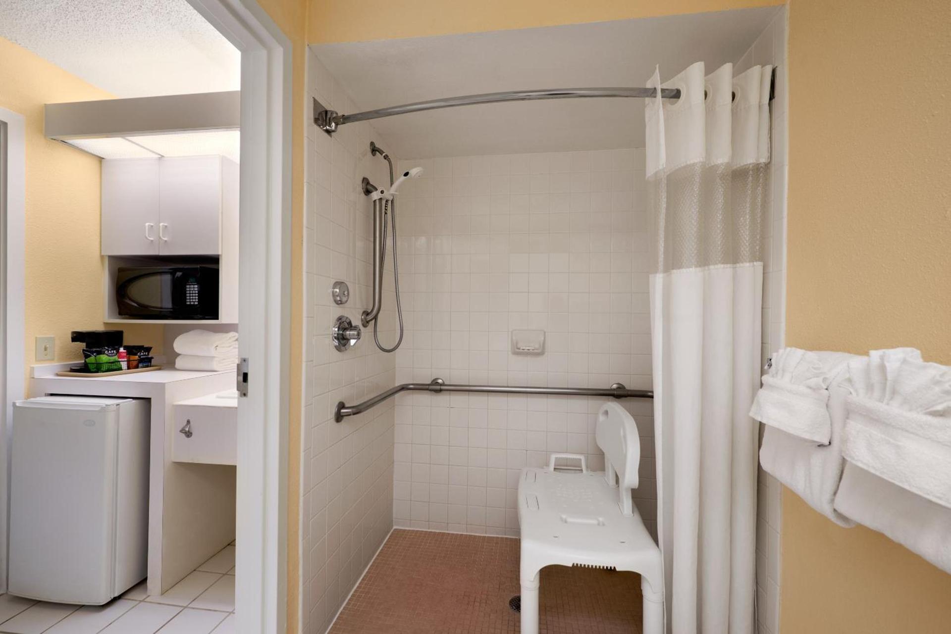 Ramada by Wyndham Kissimmee Gateway - Free Theme Park Shuttle photo 90