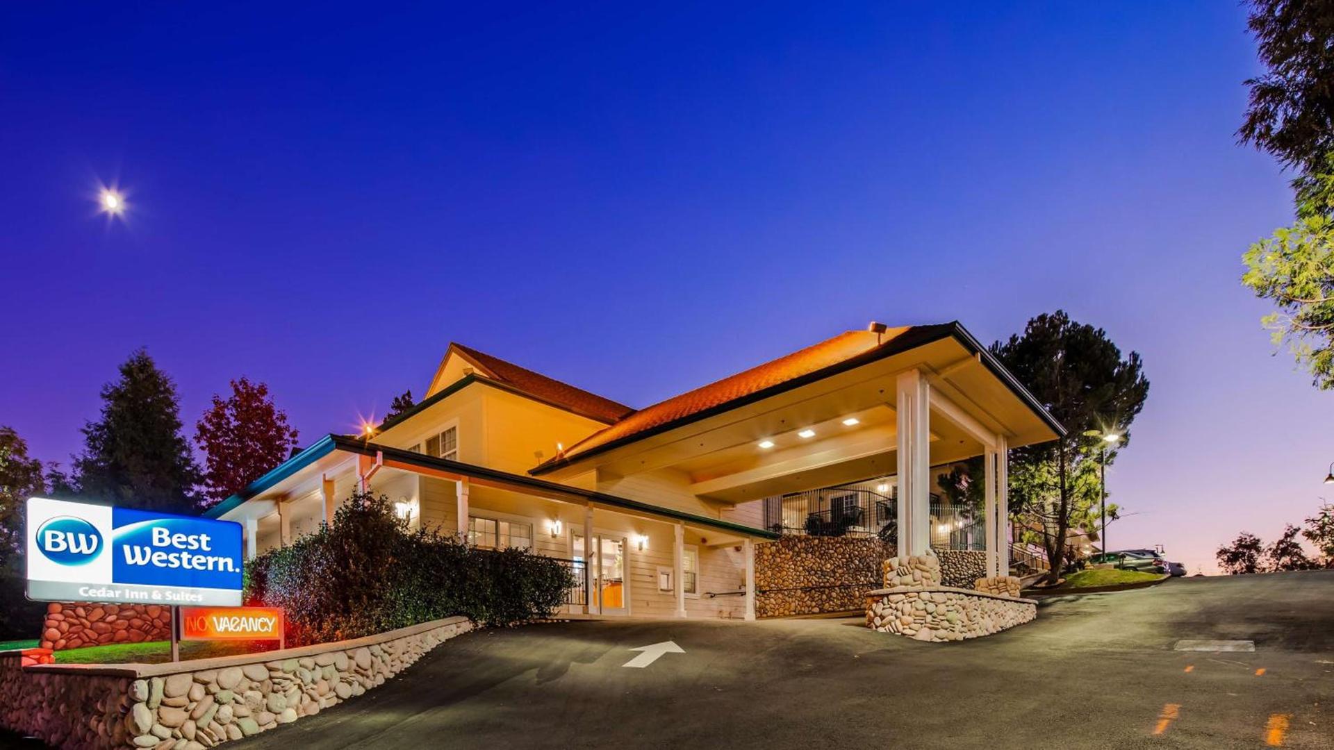 Best Western Cedar Inn & Suites — hotel in Angels Camp