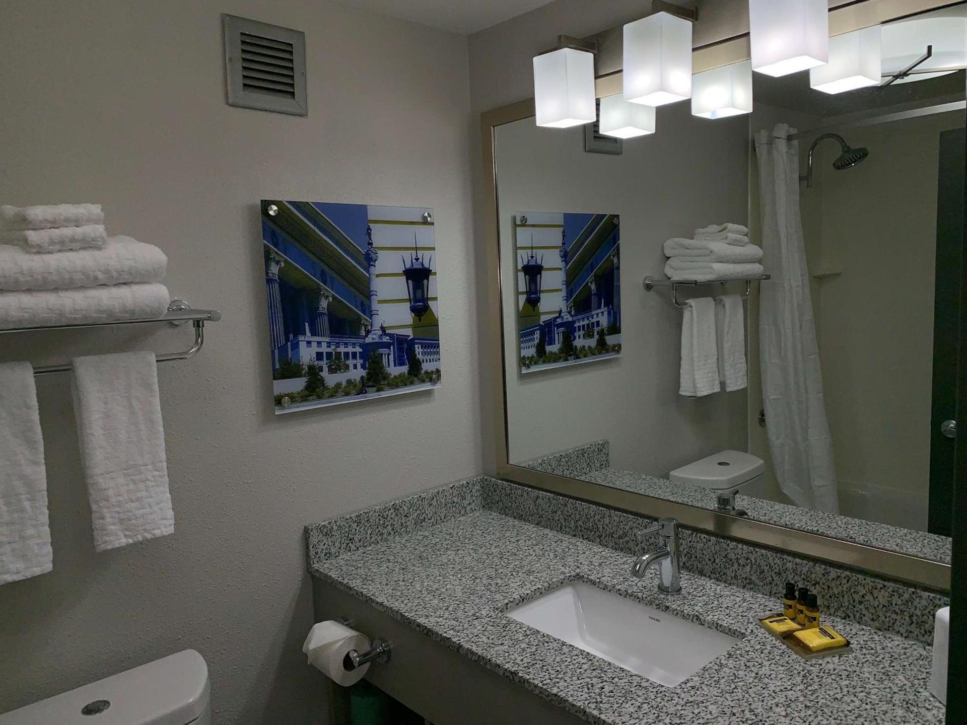 Best Western Plus Clarks Summit Scranton Hotel photo 16
