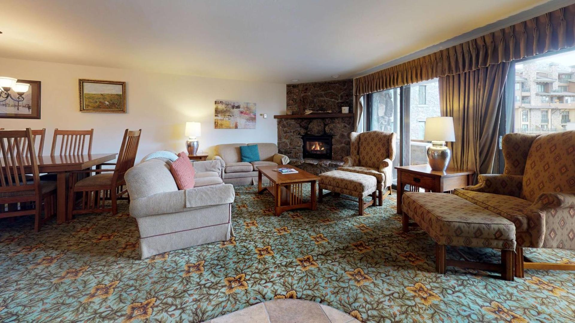 Enzian - CoralTree Residence Collection photo 15