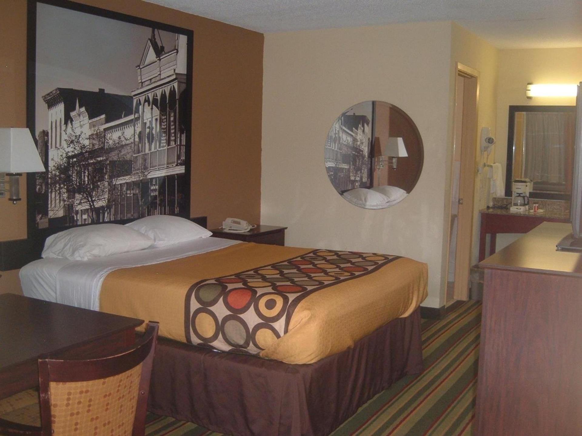 Super 8 by Wyndham Laurel photo 16