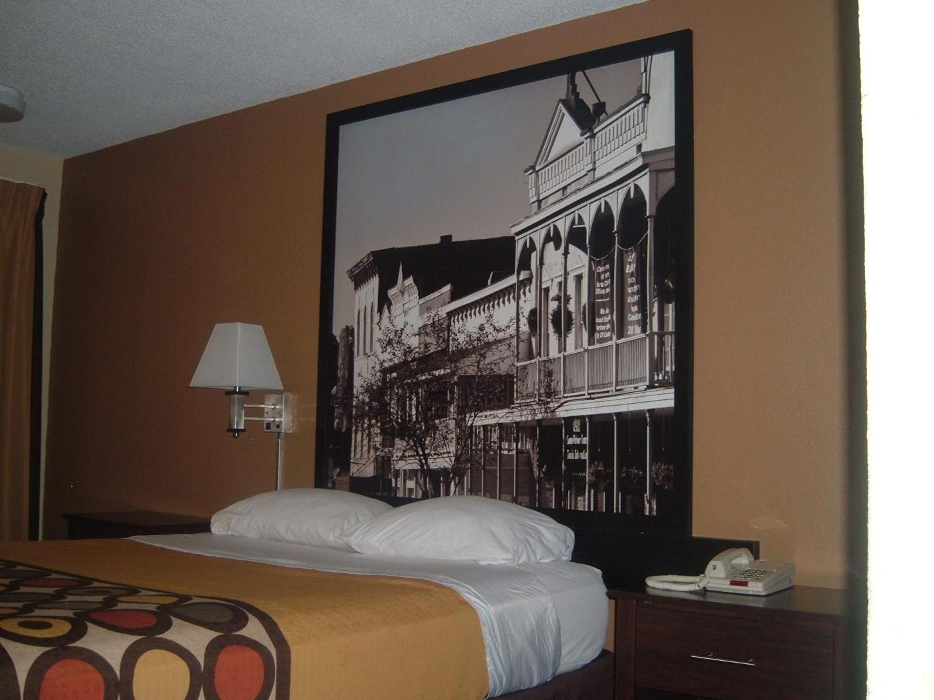 Super 8 by Wyndham Laurel photo 15
