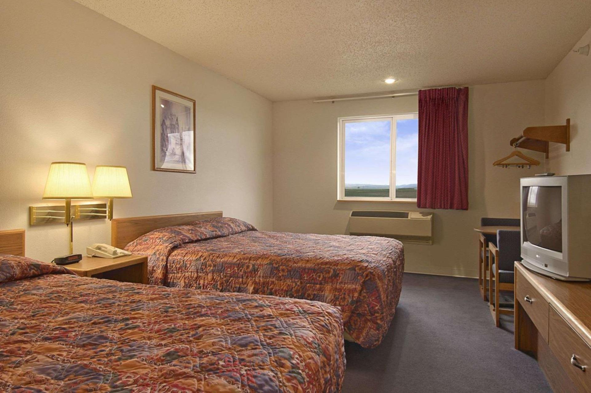 Super 8 by Wyndham Pendleton photo 10