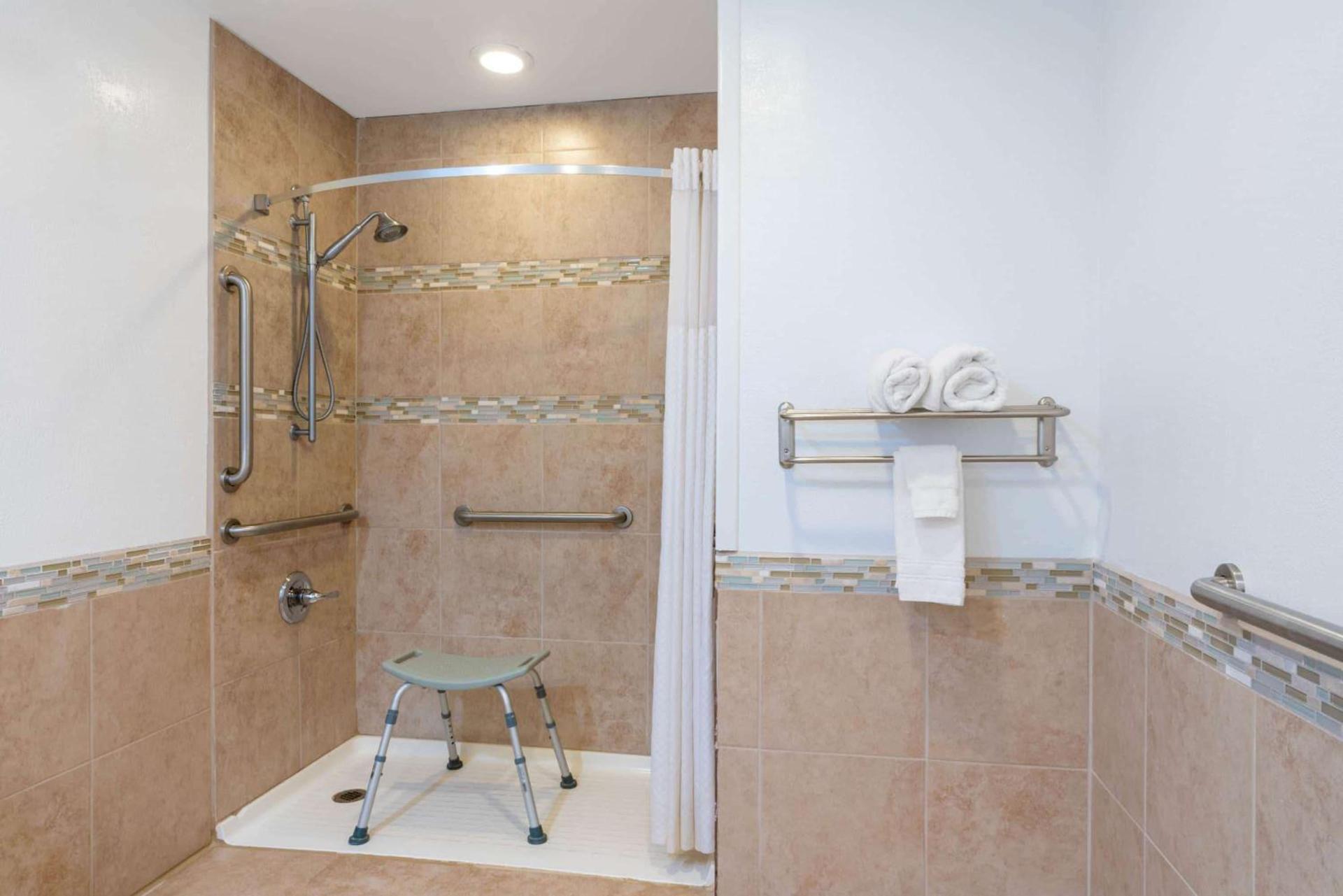 Days Inn by Wyndham Grants photo 8