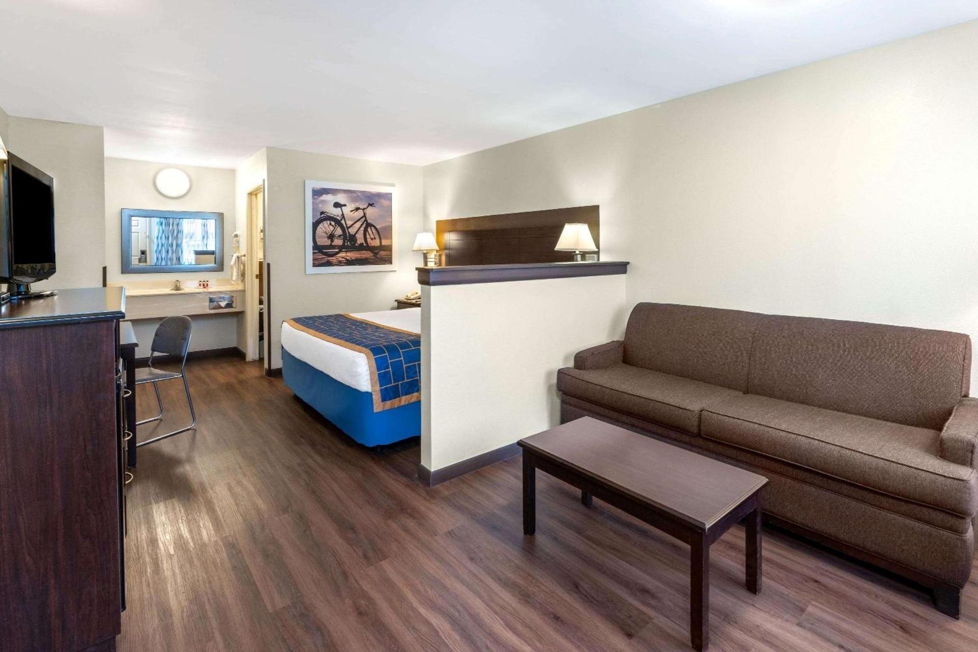 Days Inn by Wyndham Grants photo 5