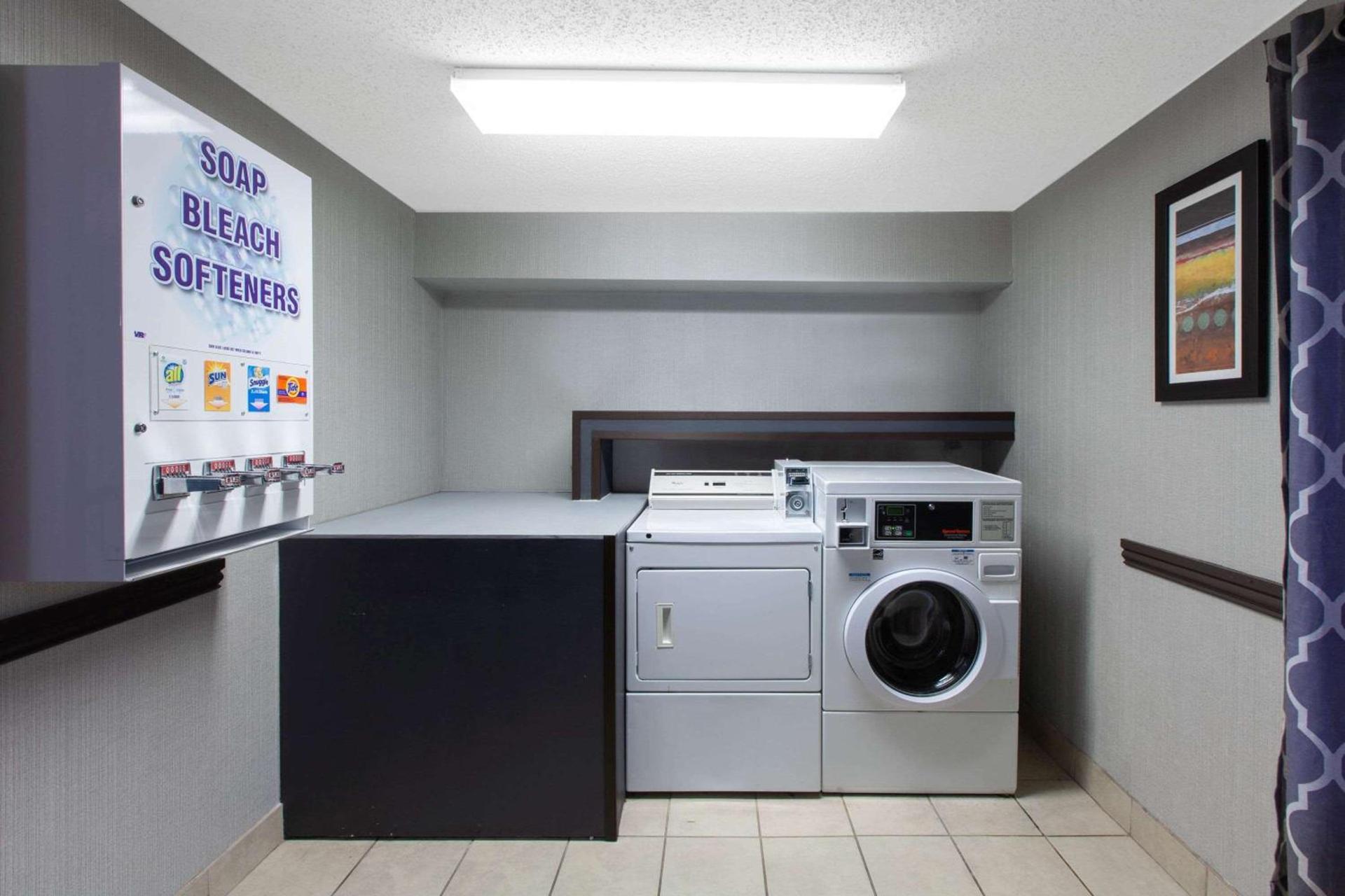 Wingate by Wyndham Oklahoma City Airport photo 17