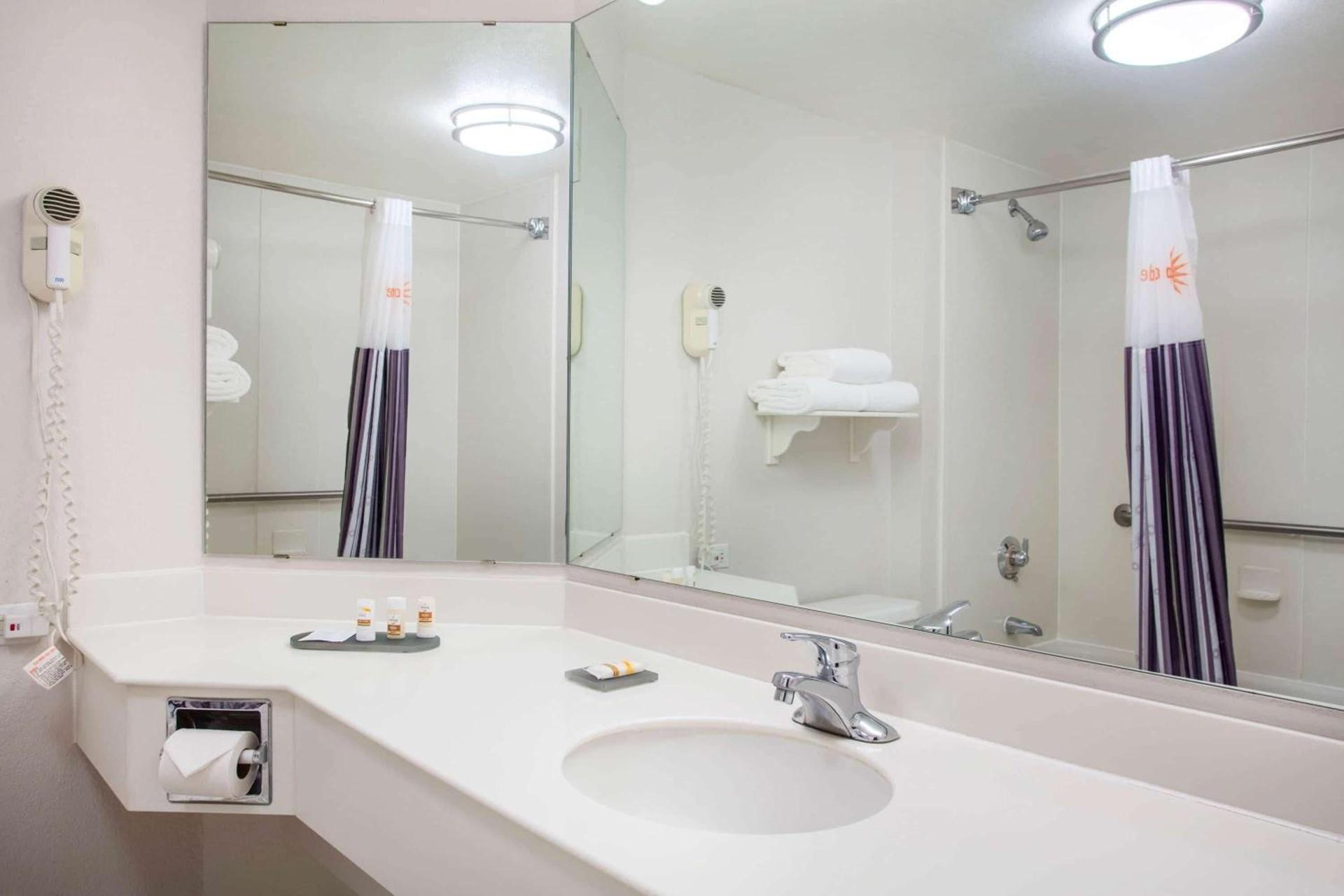 La Quinta by Wyndham Charlotte Airport South photo 17