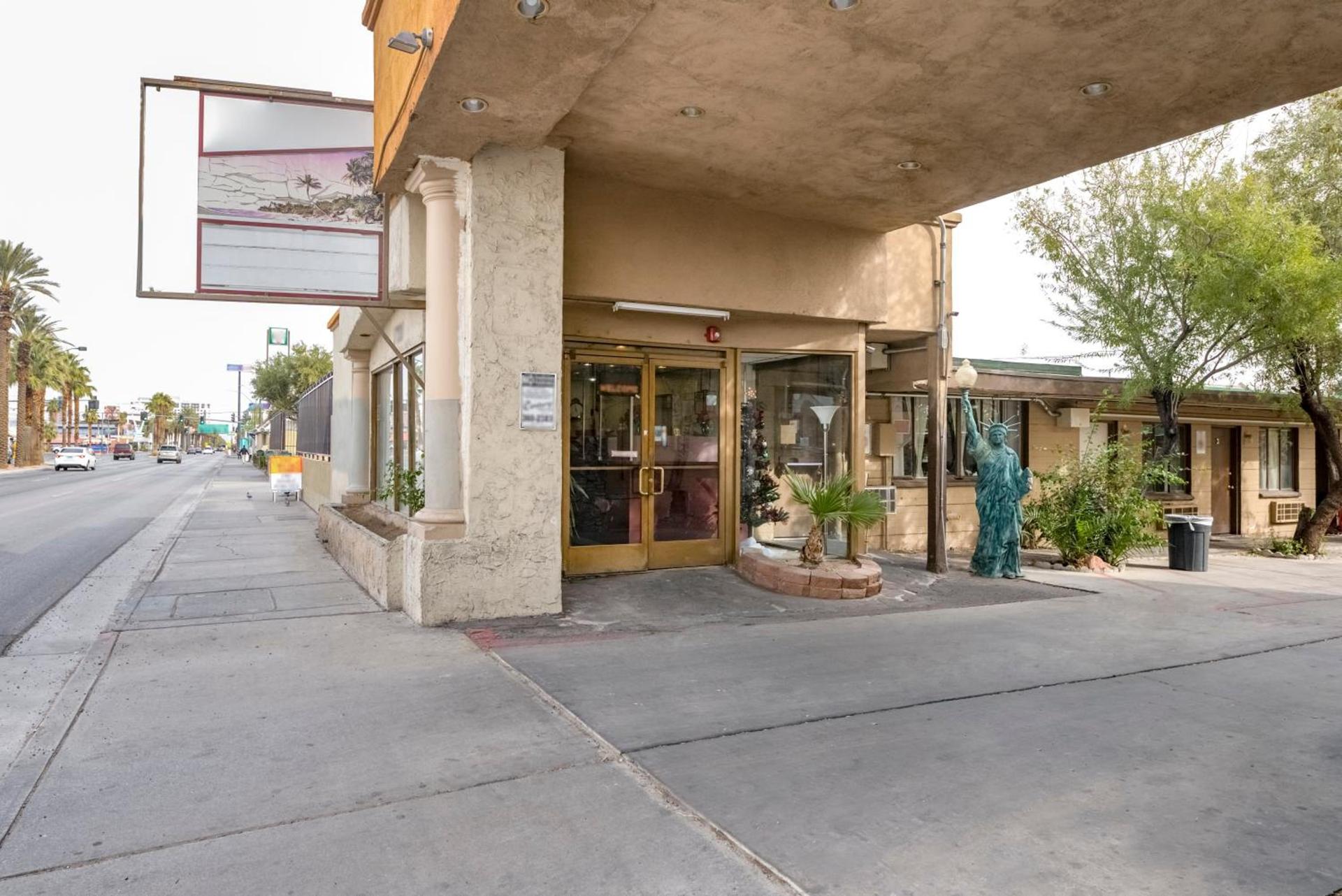 OYO Oasis Motel Las Vegas I-15 photo 12