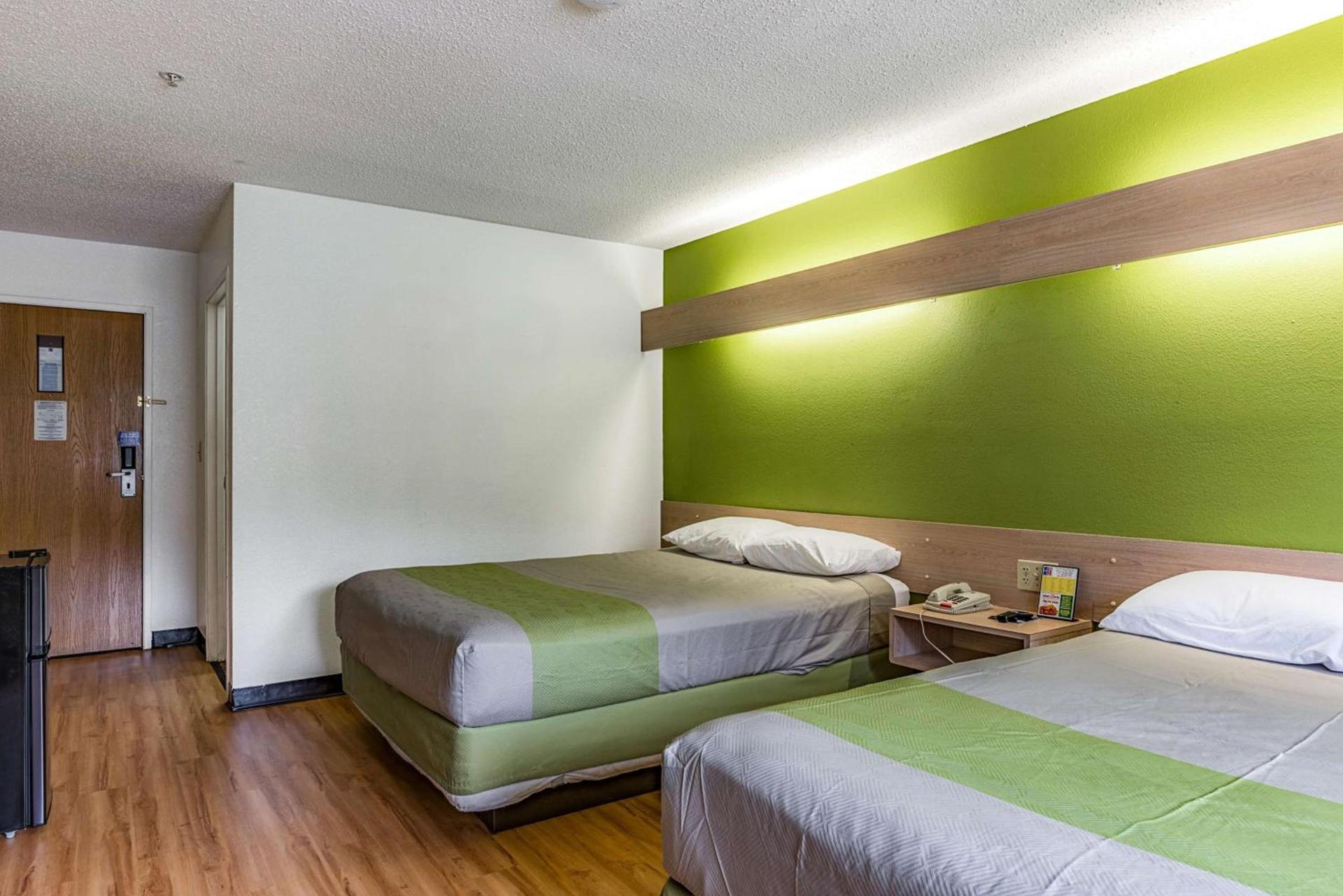 Motel 6-Charlotte, NC - University photo 23
