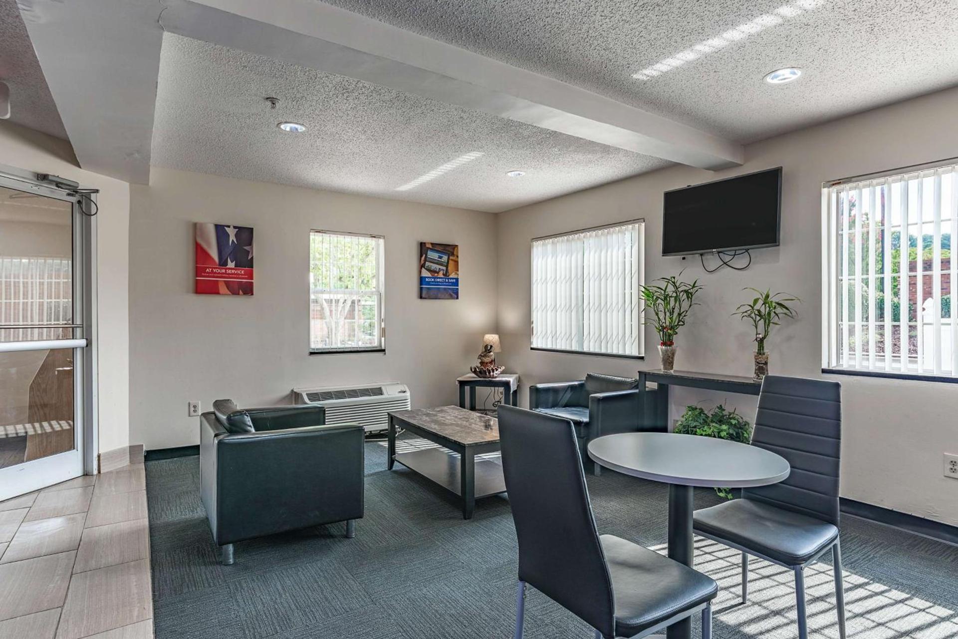 Motel 6-Charlotte, NC - University photo 20