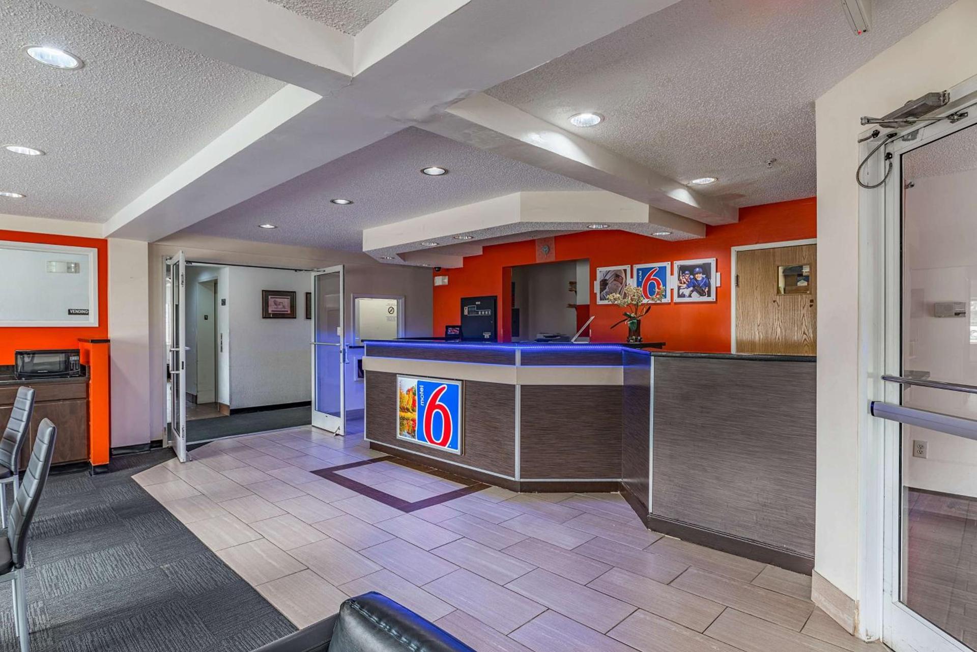 Motel 6-Charlotte, NC - University photo 15
