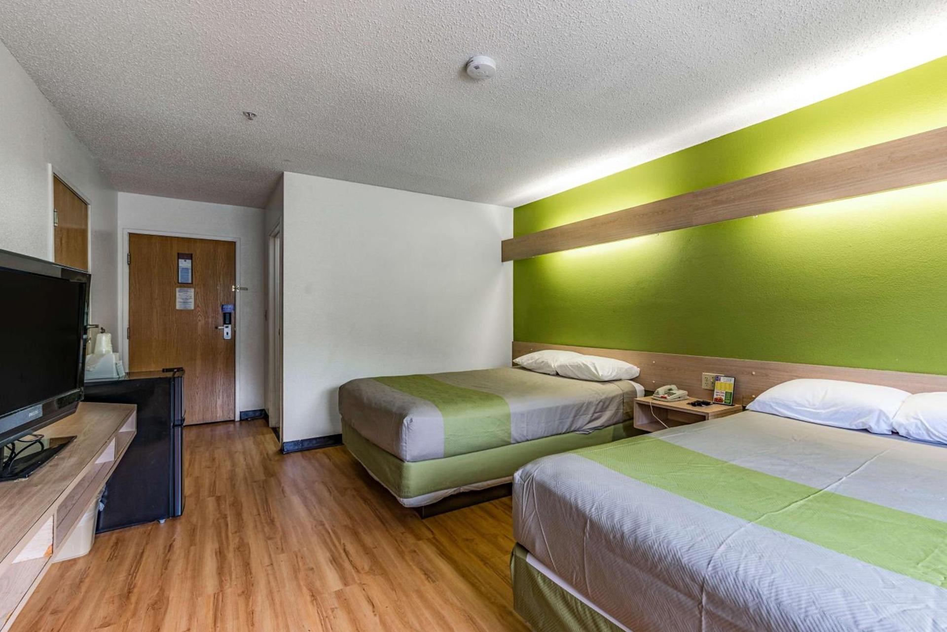 Motel 6-Charlotte, NC - University photo 14