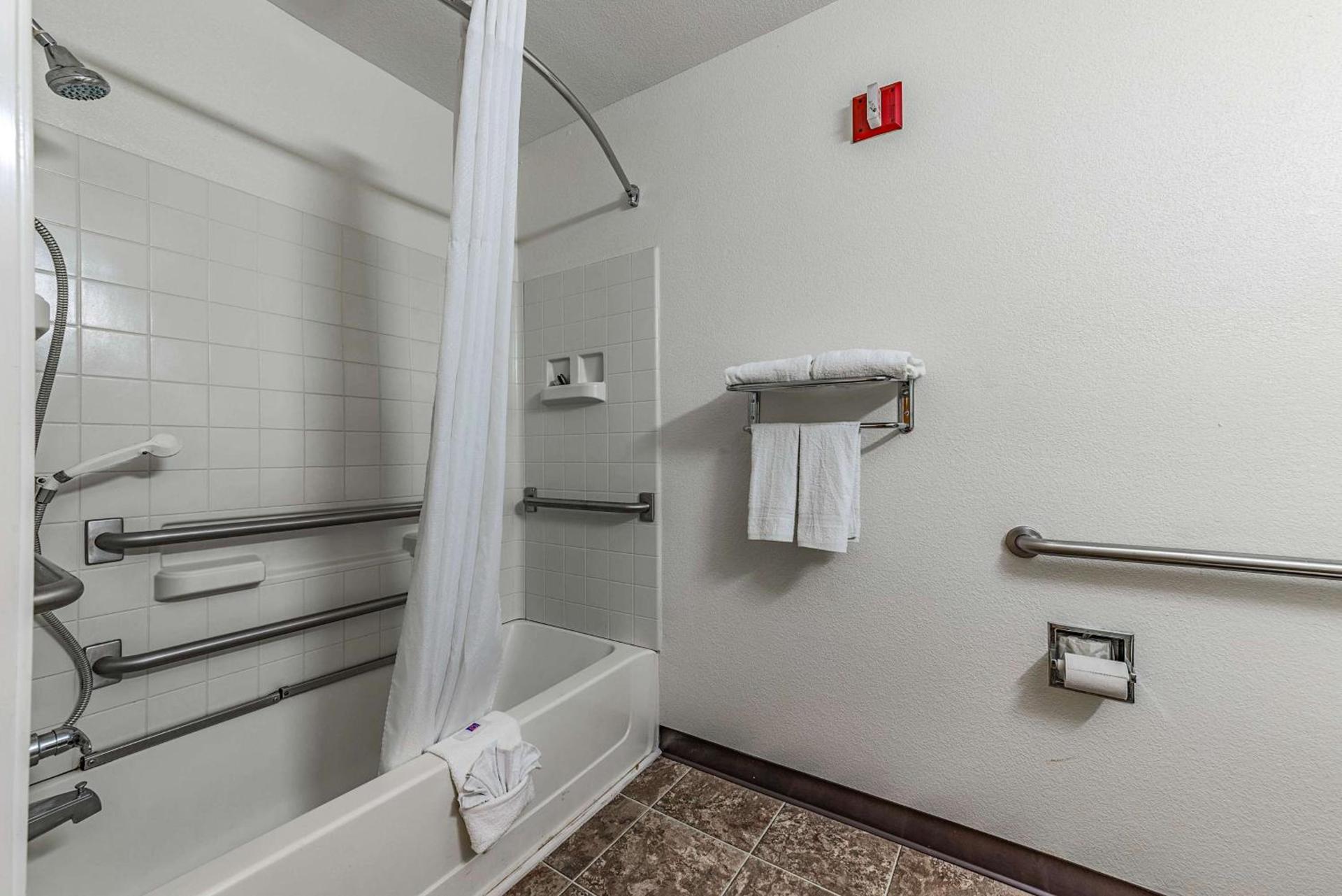 Motel 6-Charlotte, NC - University photo 12