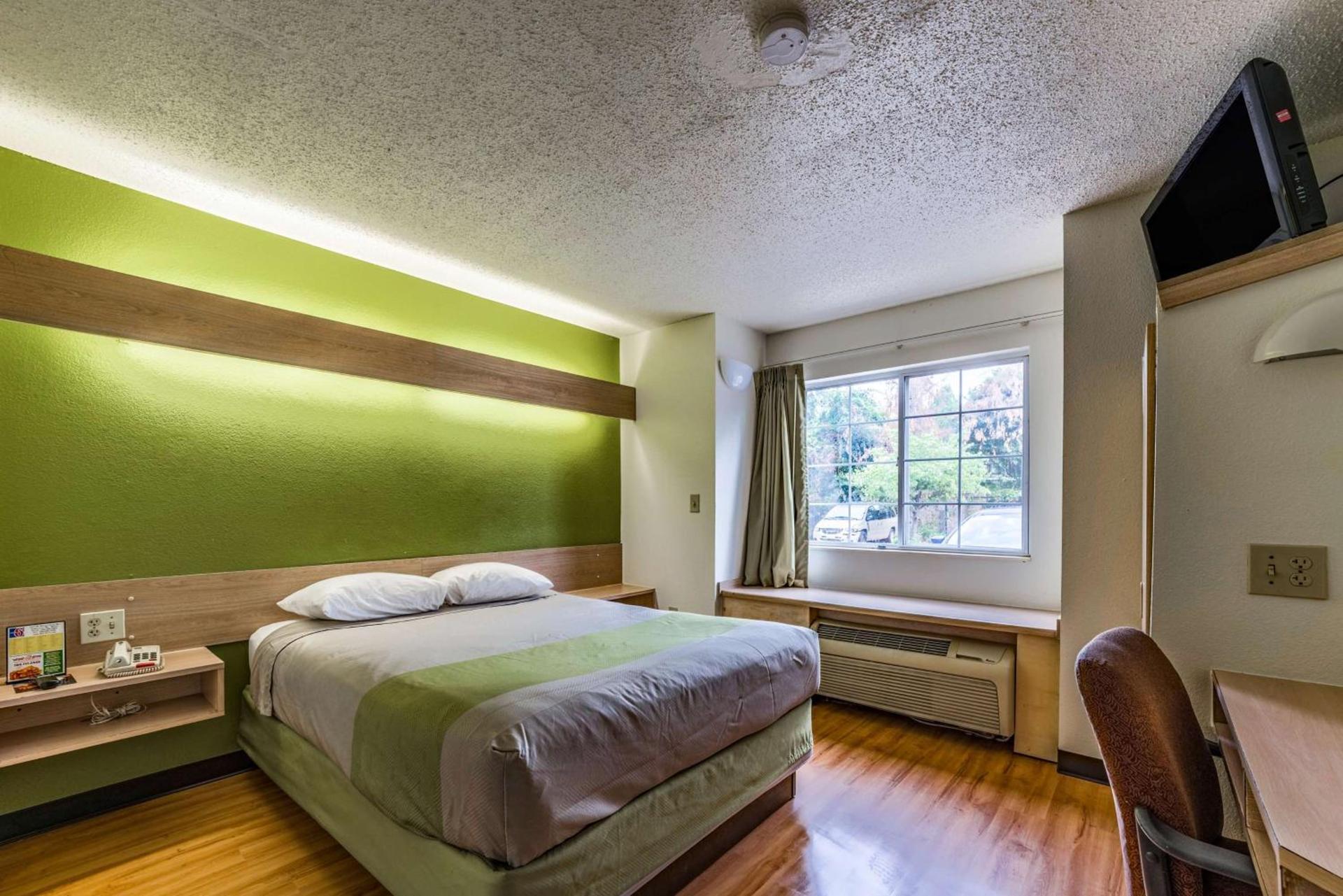 Motel 6-Charlotte, NC - University photo 6