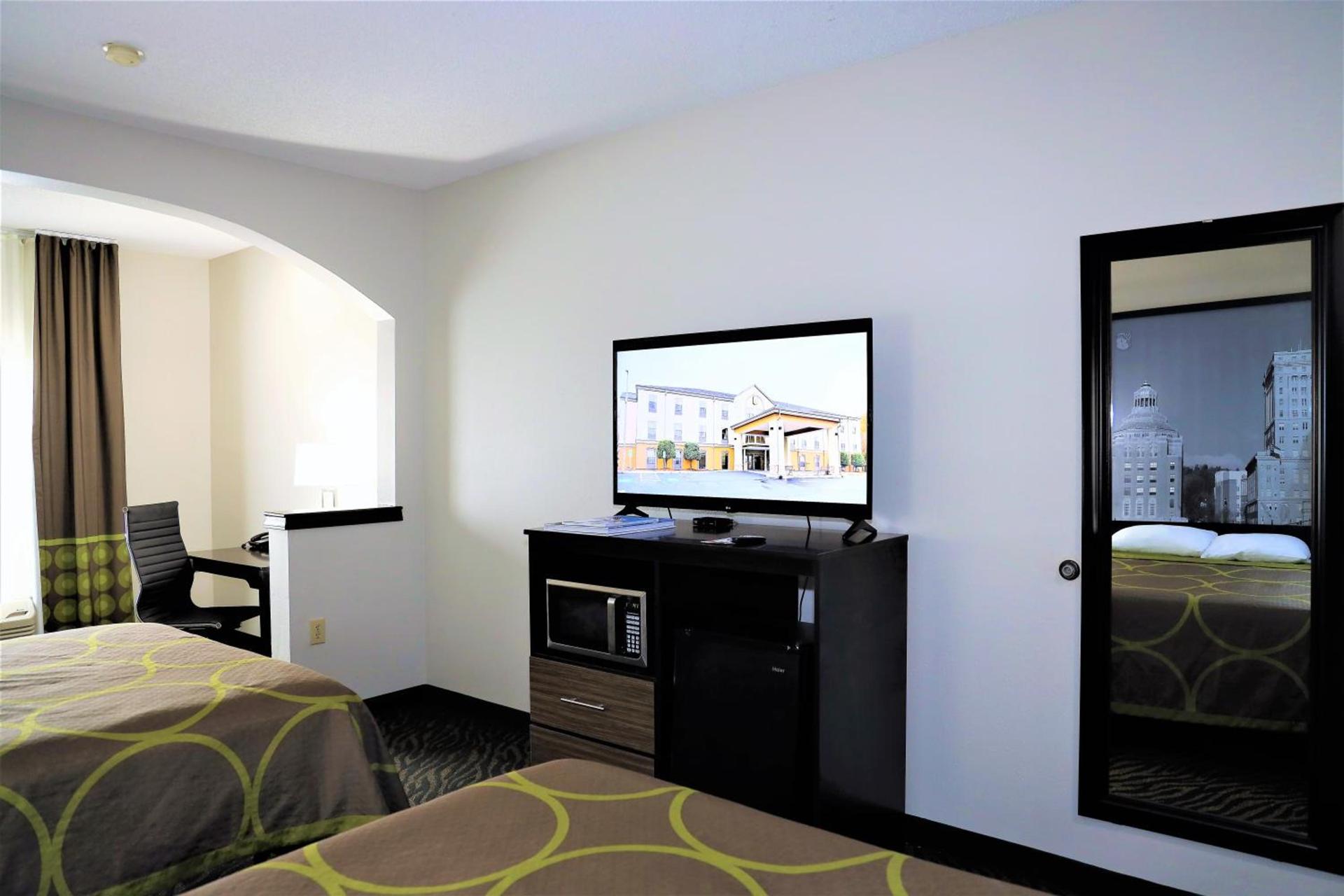 Super 8 by Wyndham High Point/Greensboro photo 46