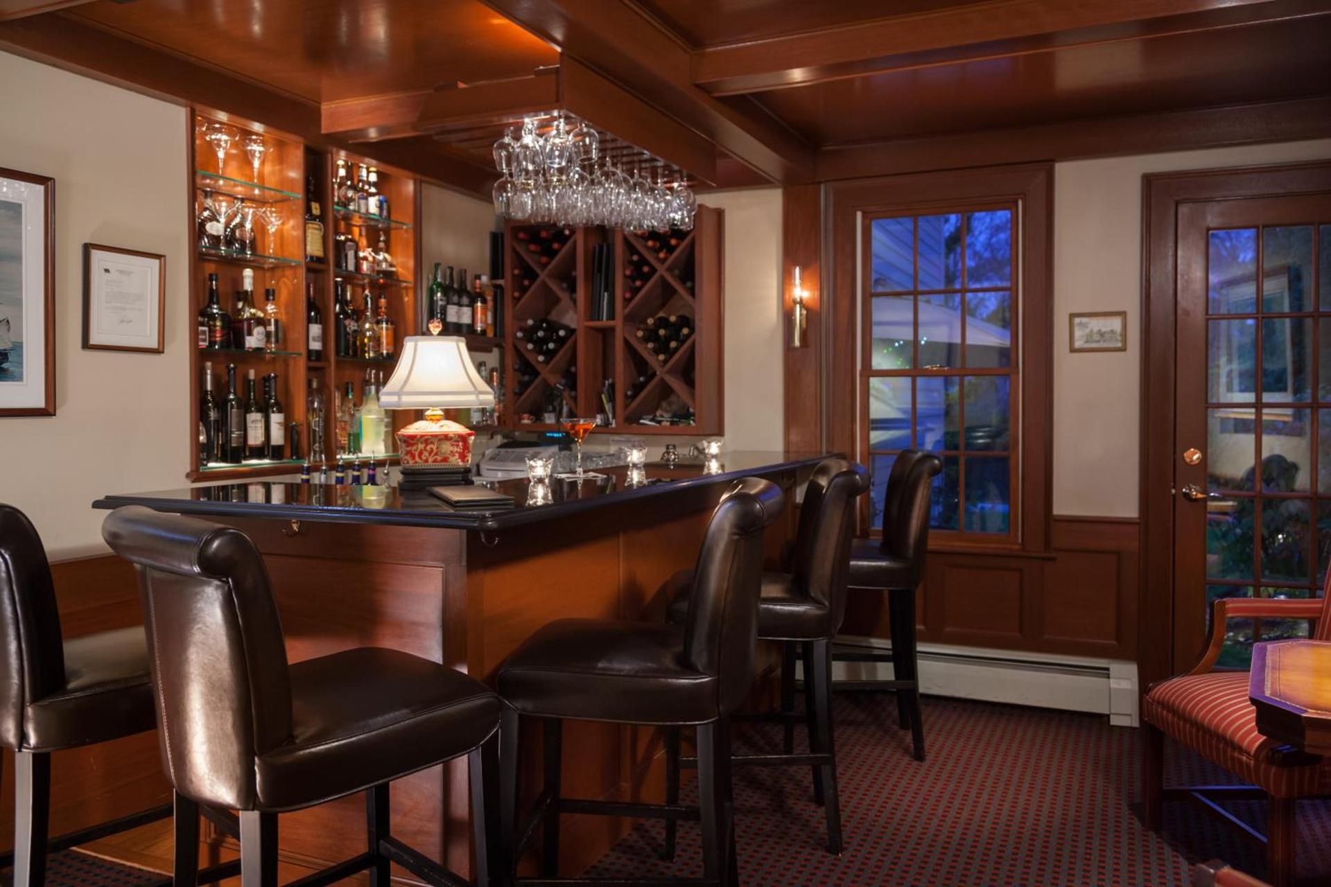 Harbor Light Inn photo 6