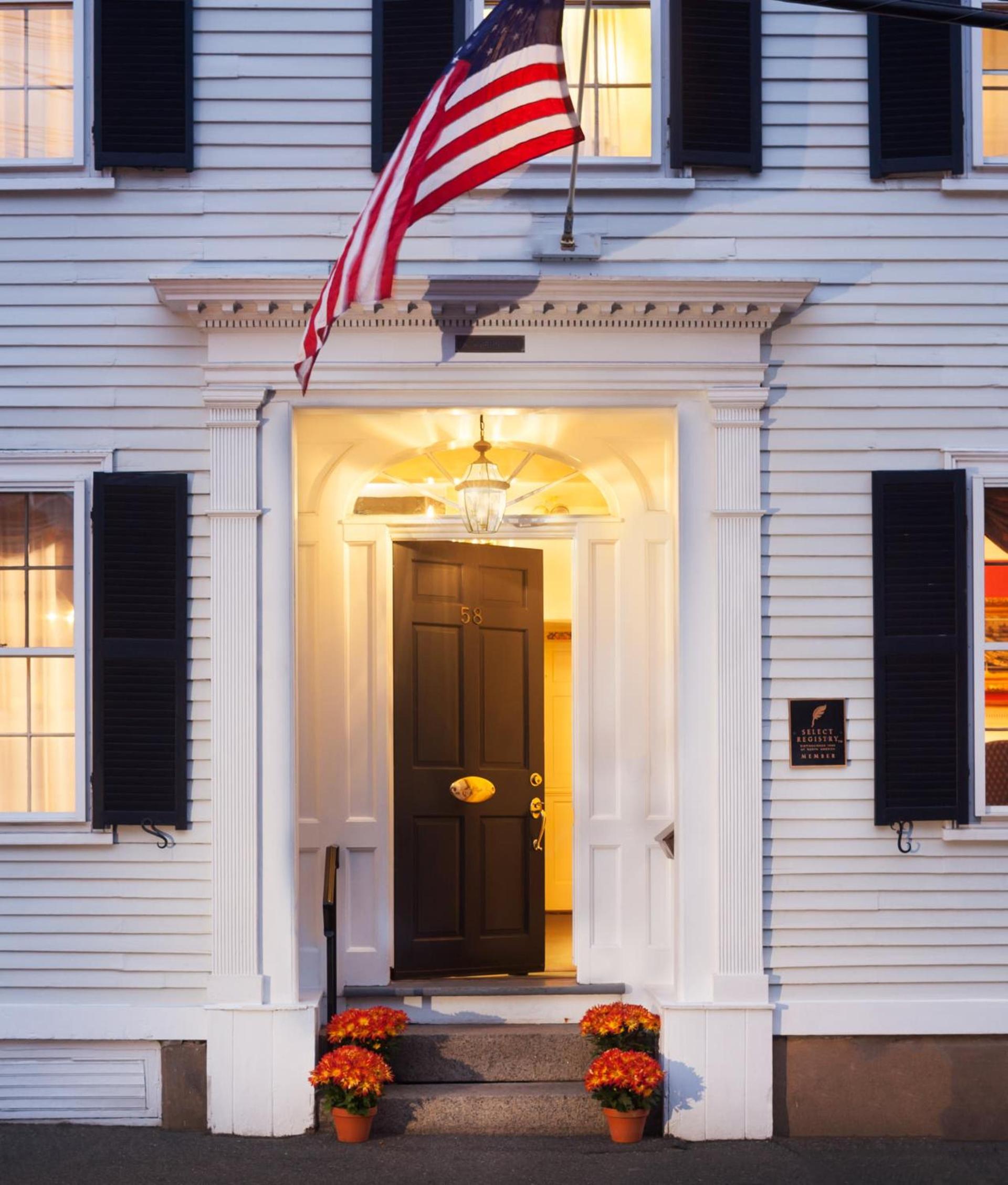 Harbor Light Inn photo 1