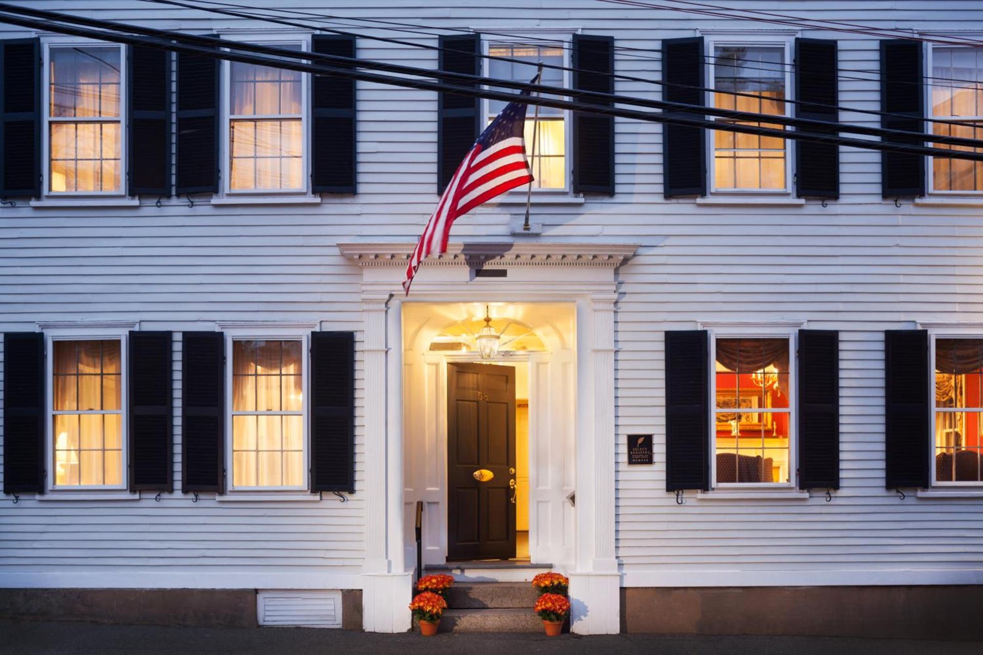 Harbor Light Inn photo 4