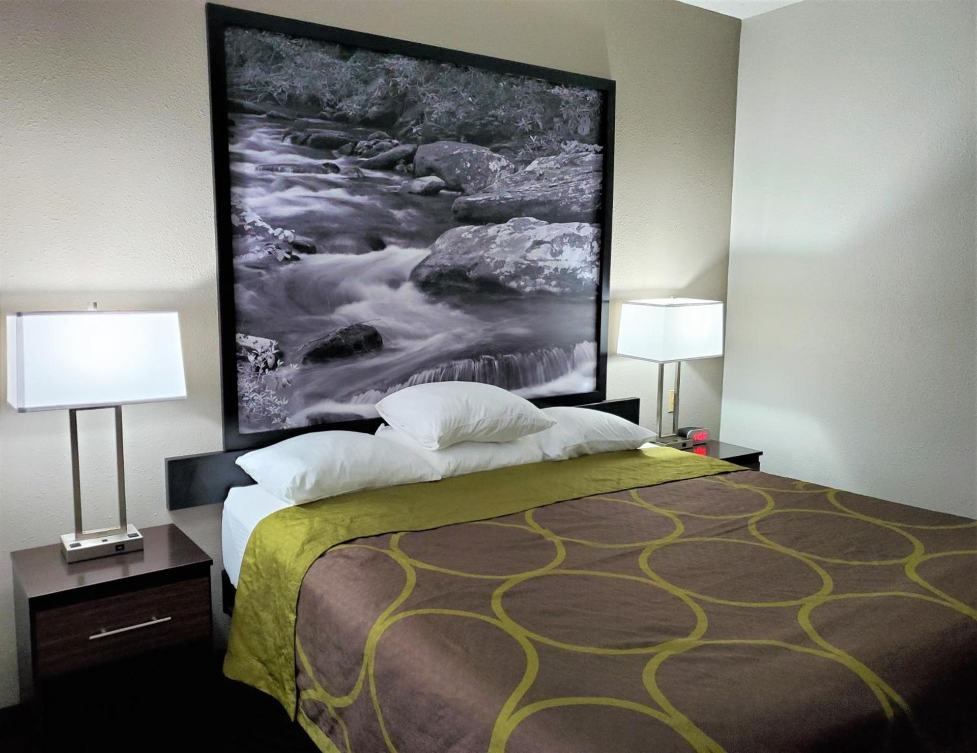 Super 8 by Wyndham High Point/Greensboro photo 28