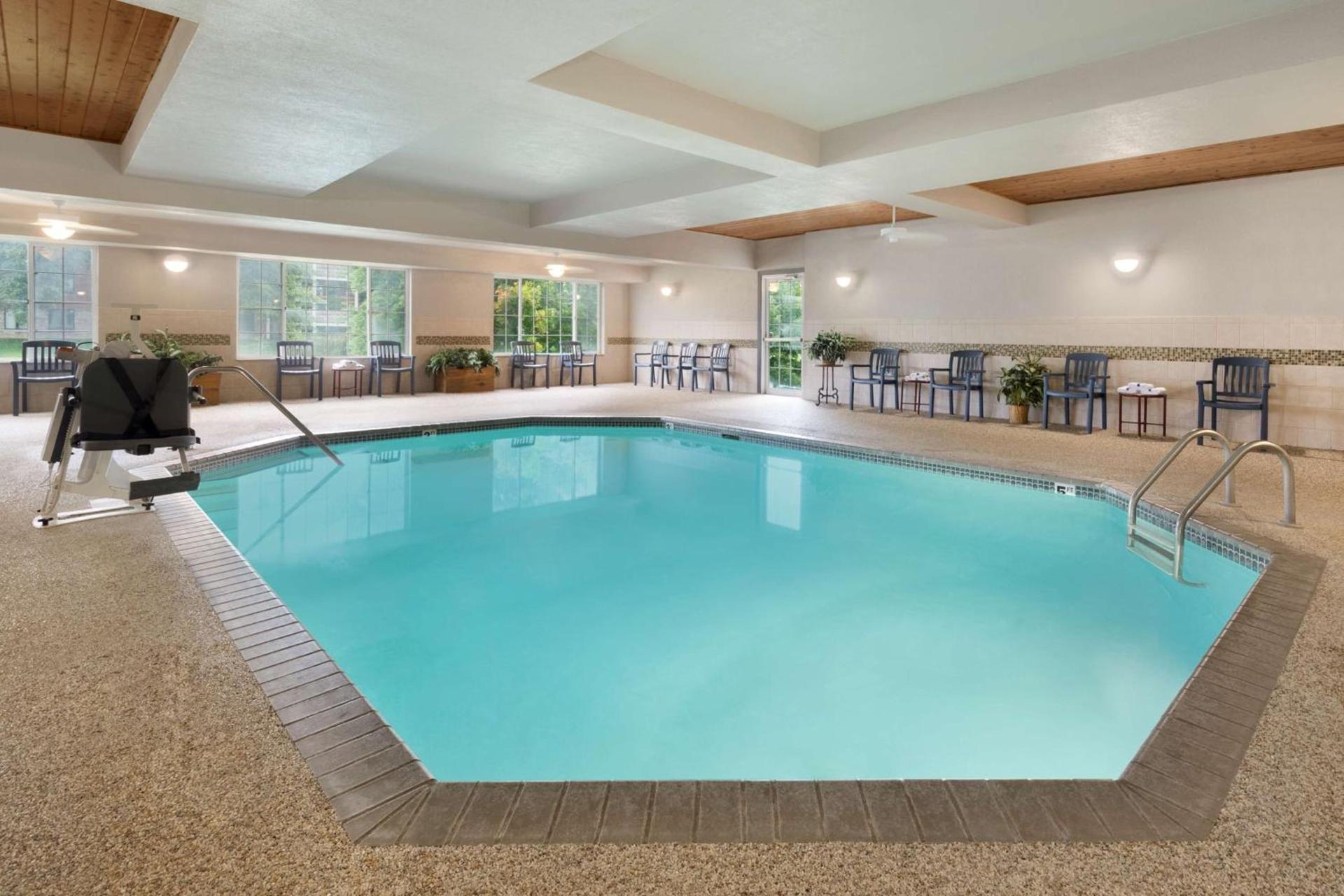 Country Inn & Suites by Radisson, Minneapolis-Shakopee photo 27
