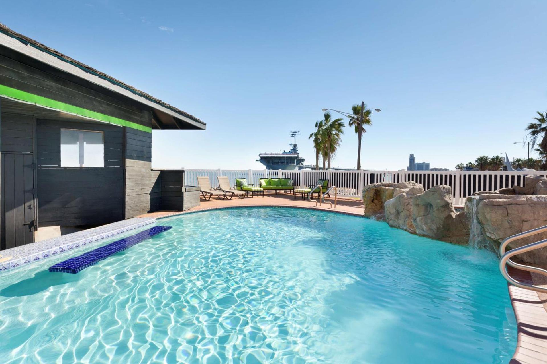 DoubleTree by Hilton Corpus Christi Beachfront photo 62