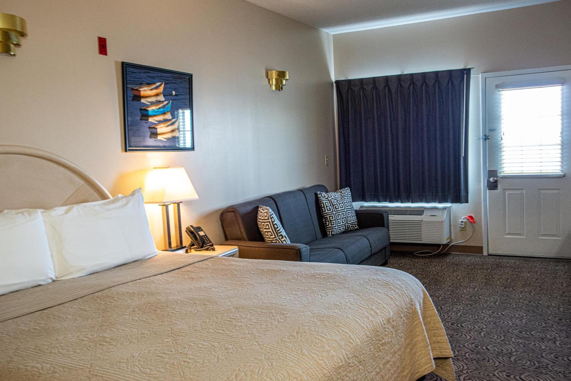 West Bank Inn photo 8