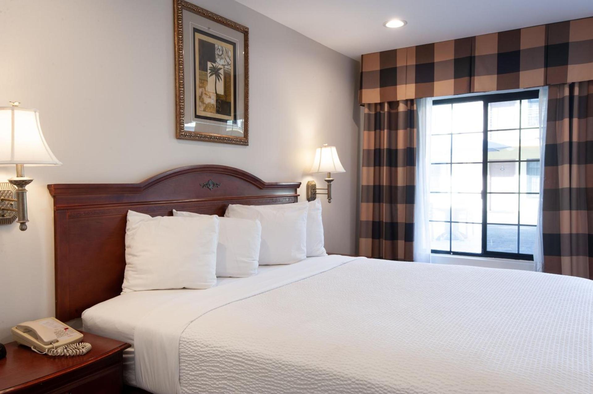 Studio City Court Yard Hotel photo 52